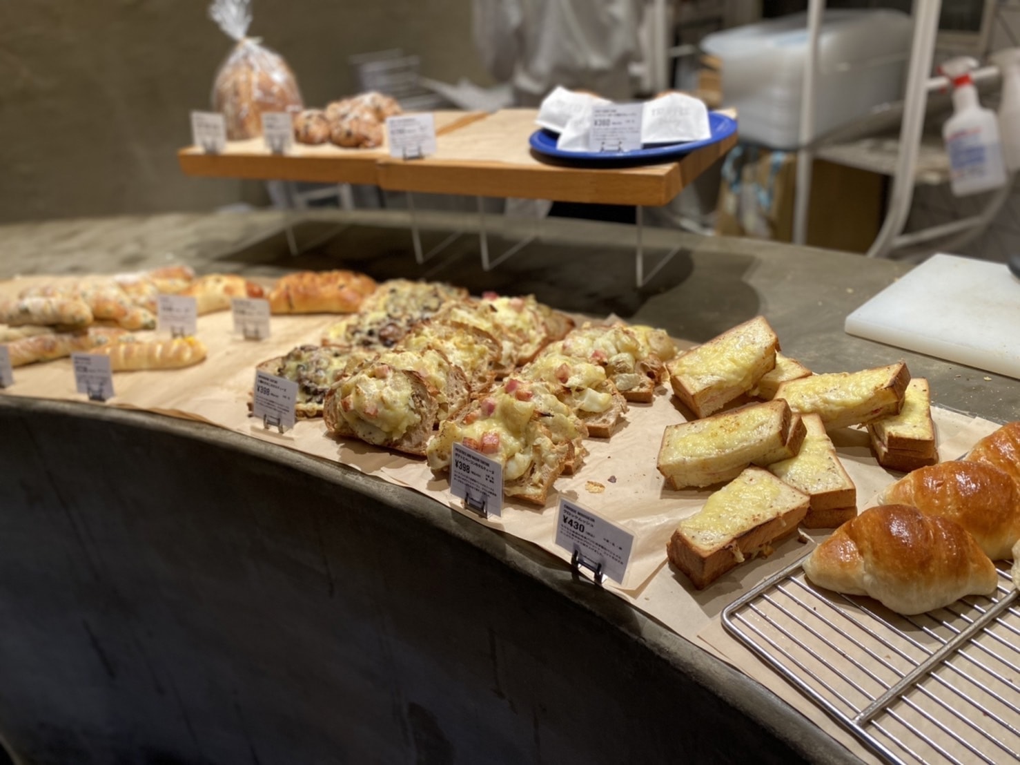 Truffle BAKERY　三軒茶屋　店内　お食事系パン