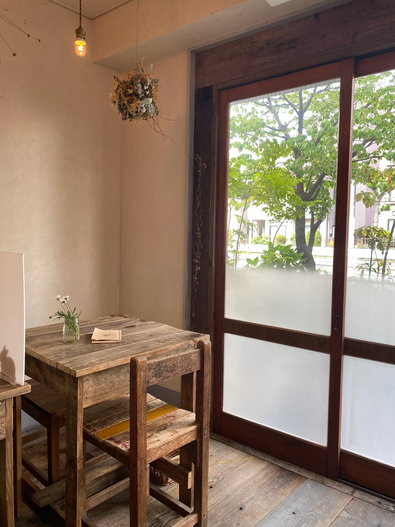 赤羽にあるカフェ「リコリス」の店内