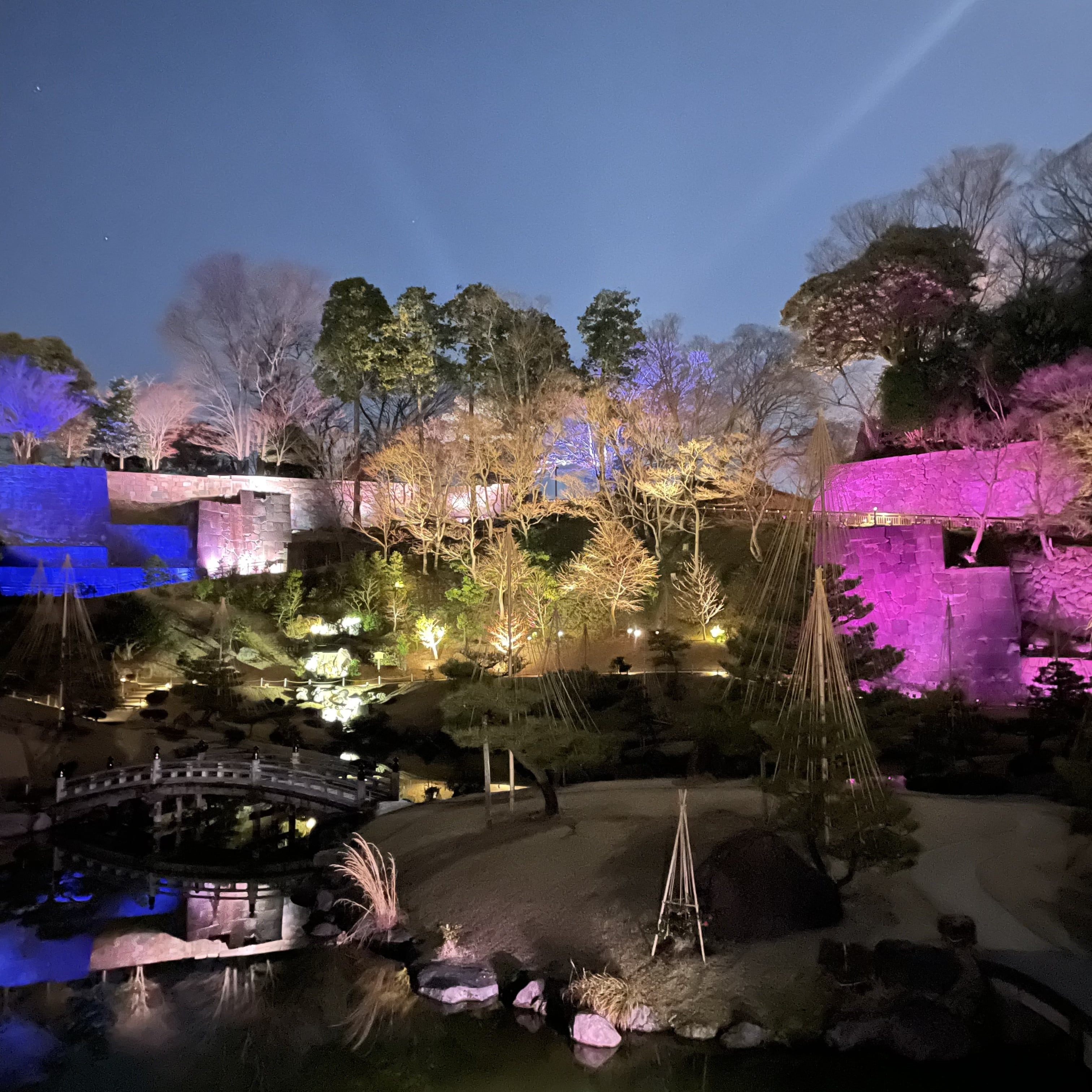 金沢城公園　夜のライトアップ