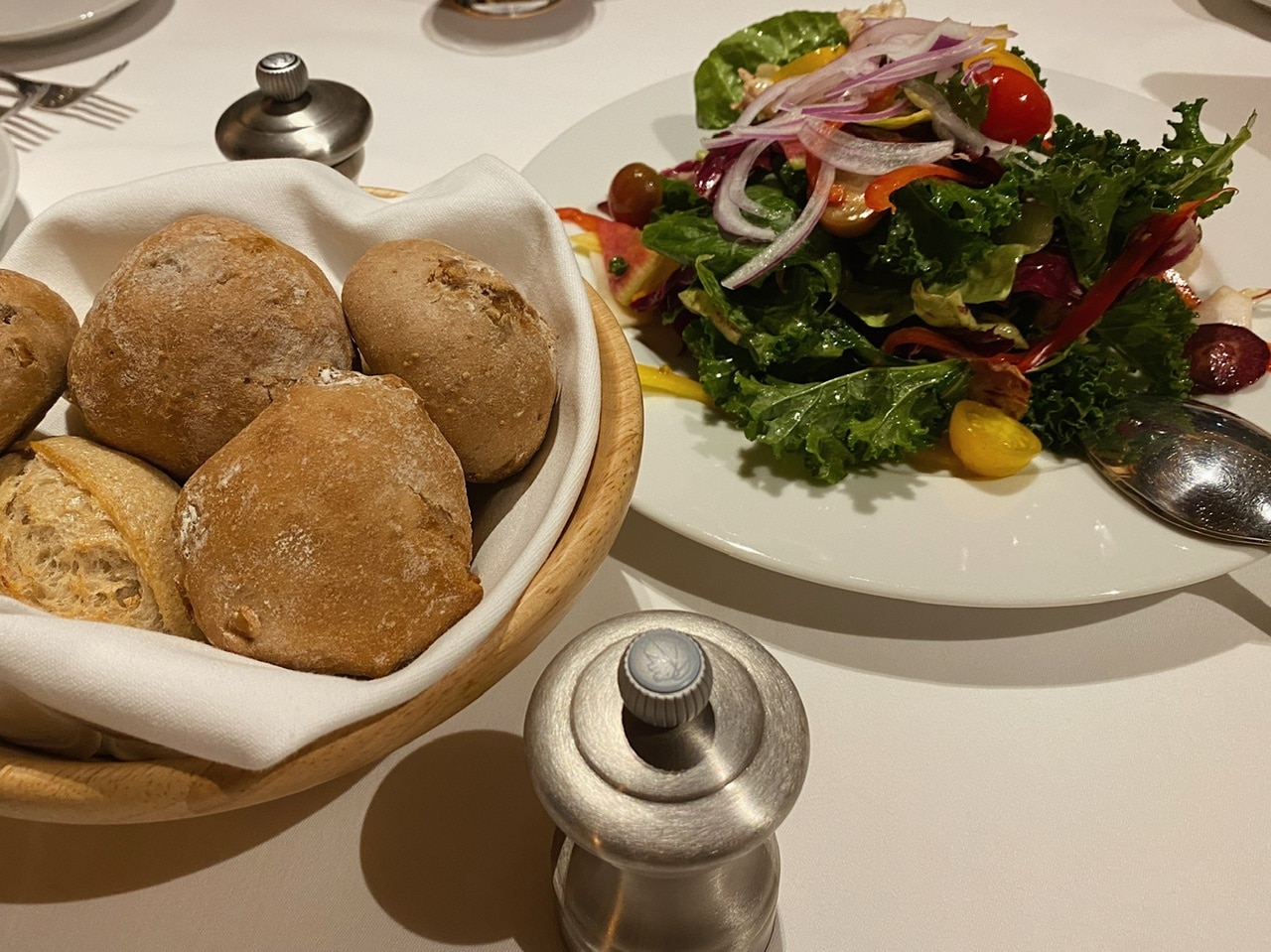 イタリアン　サラダ　パン