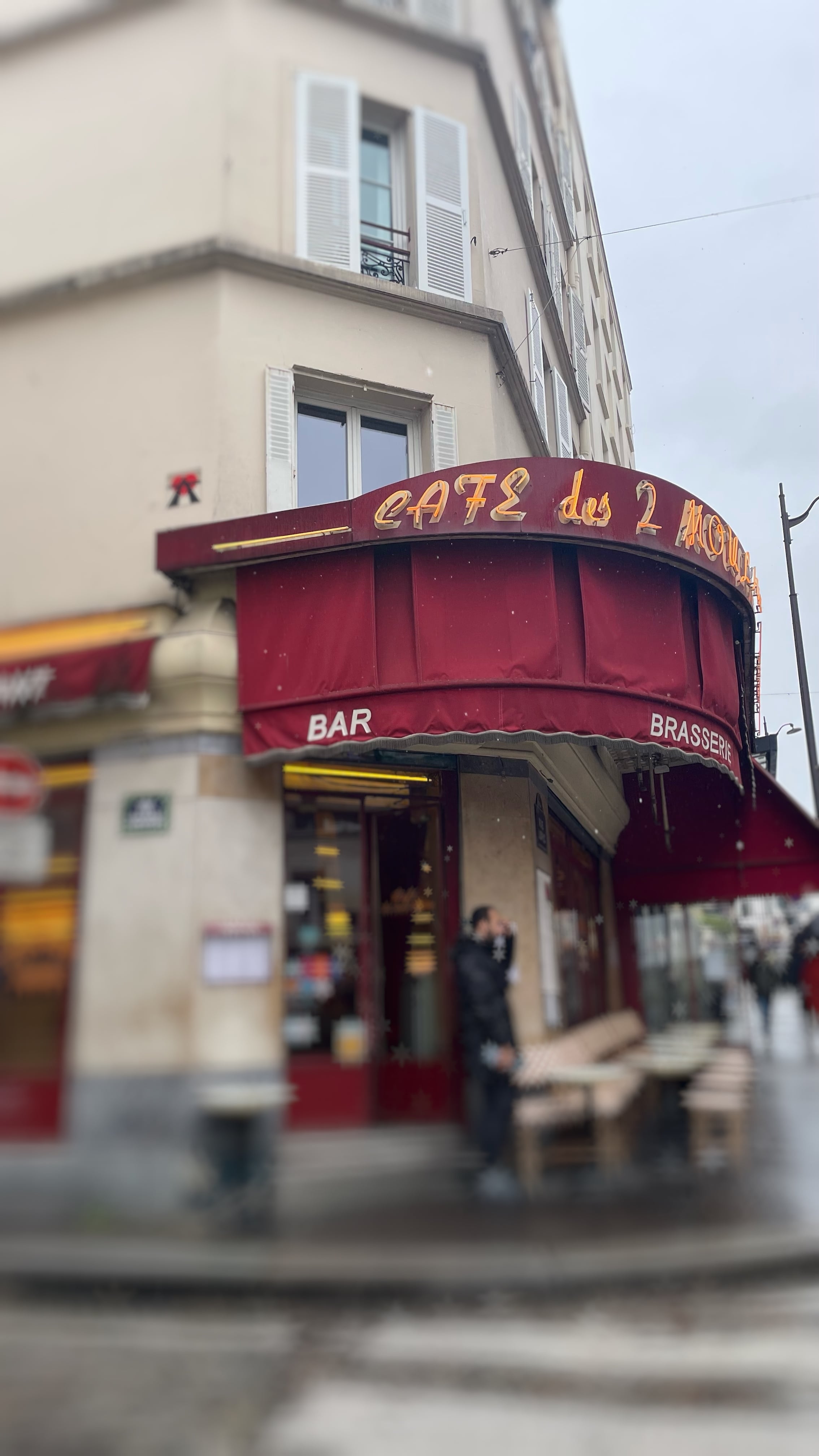 フランス カフェ・デ・ドュ・ムーラン 外観