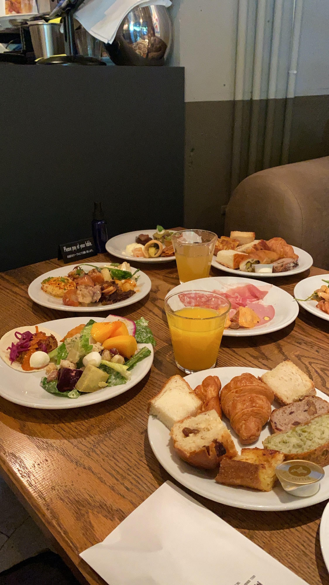 MORETHAN　新宿　ランチビュッフェ