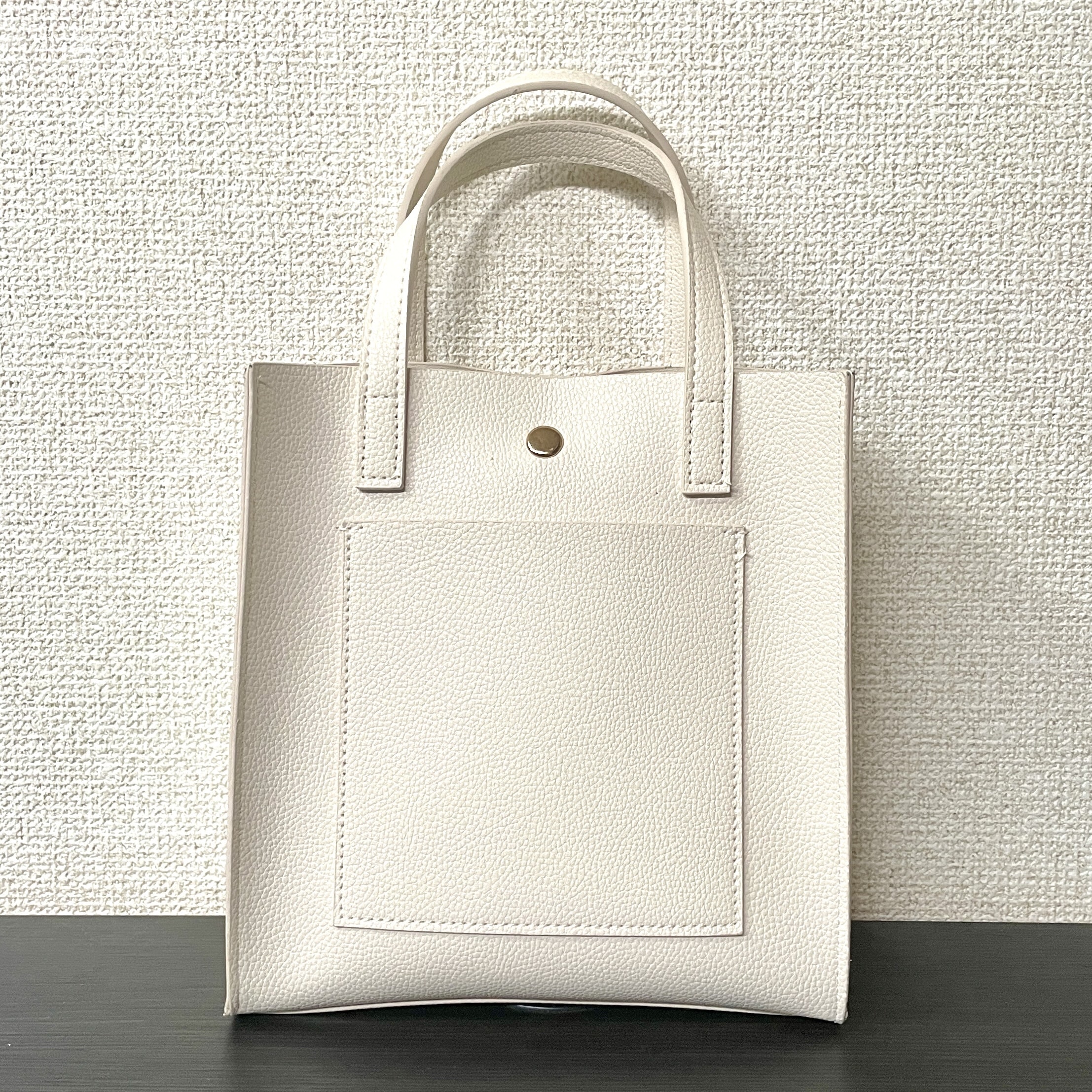 3COINSの「スクエアハンドバッグ」