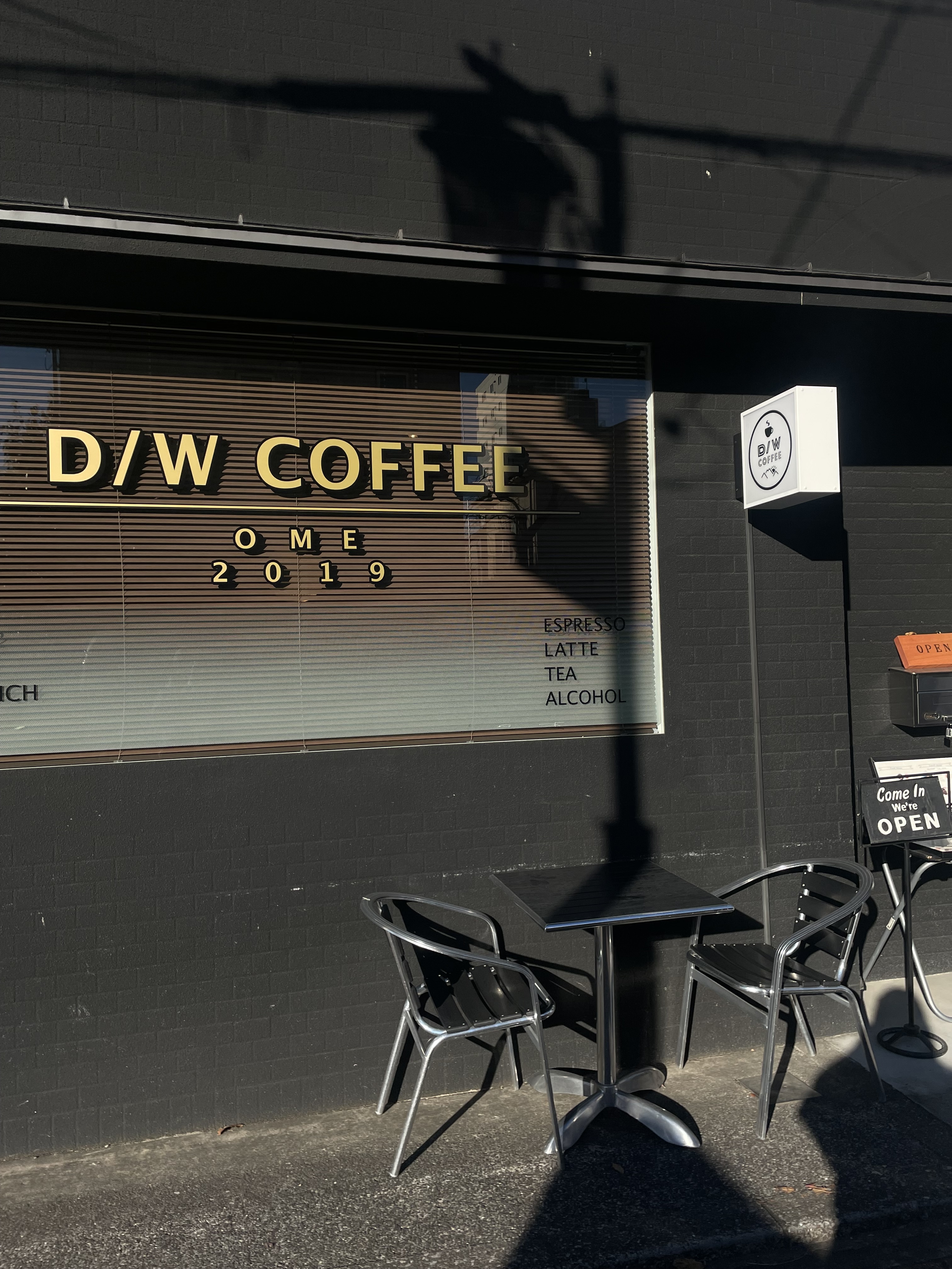 D/W COFFEE
