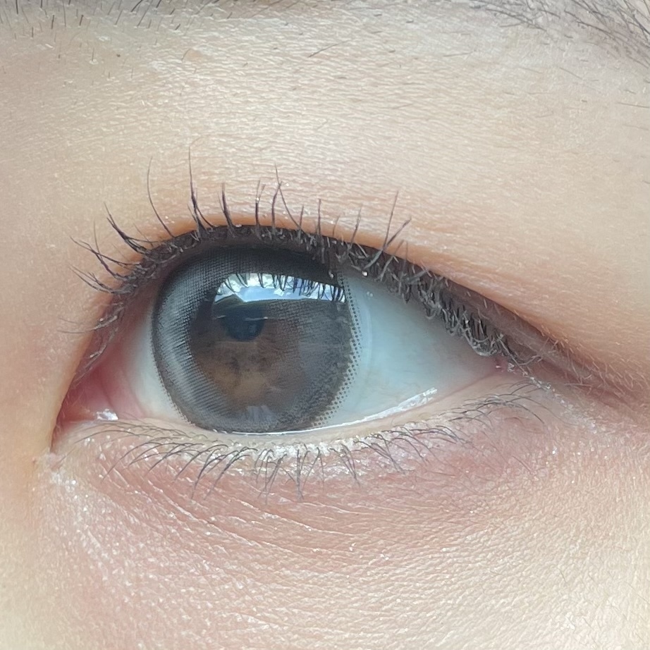 カラコン　カラコン　ブルベ　冬　HapaKristin ハパクリスティン　グレー　シークレティブ　日光