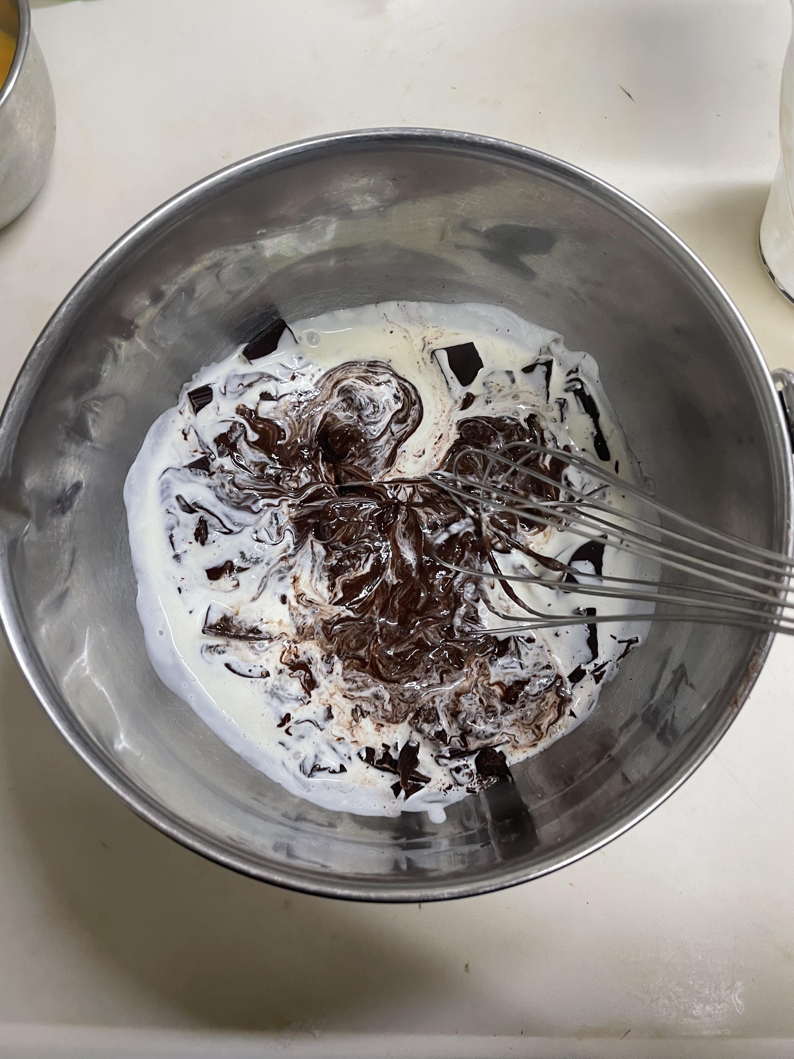 チョコに生クリームを加えたもの