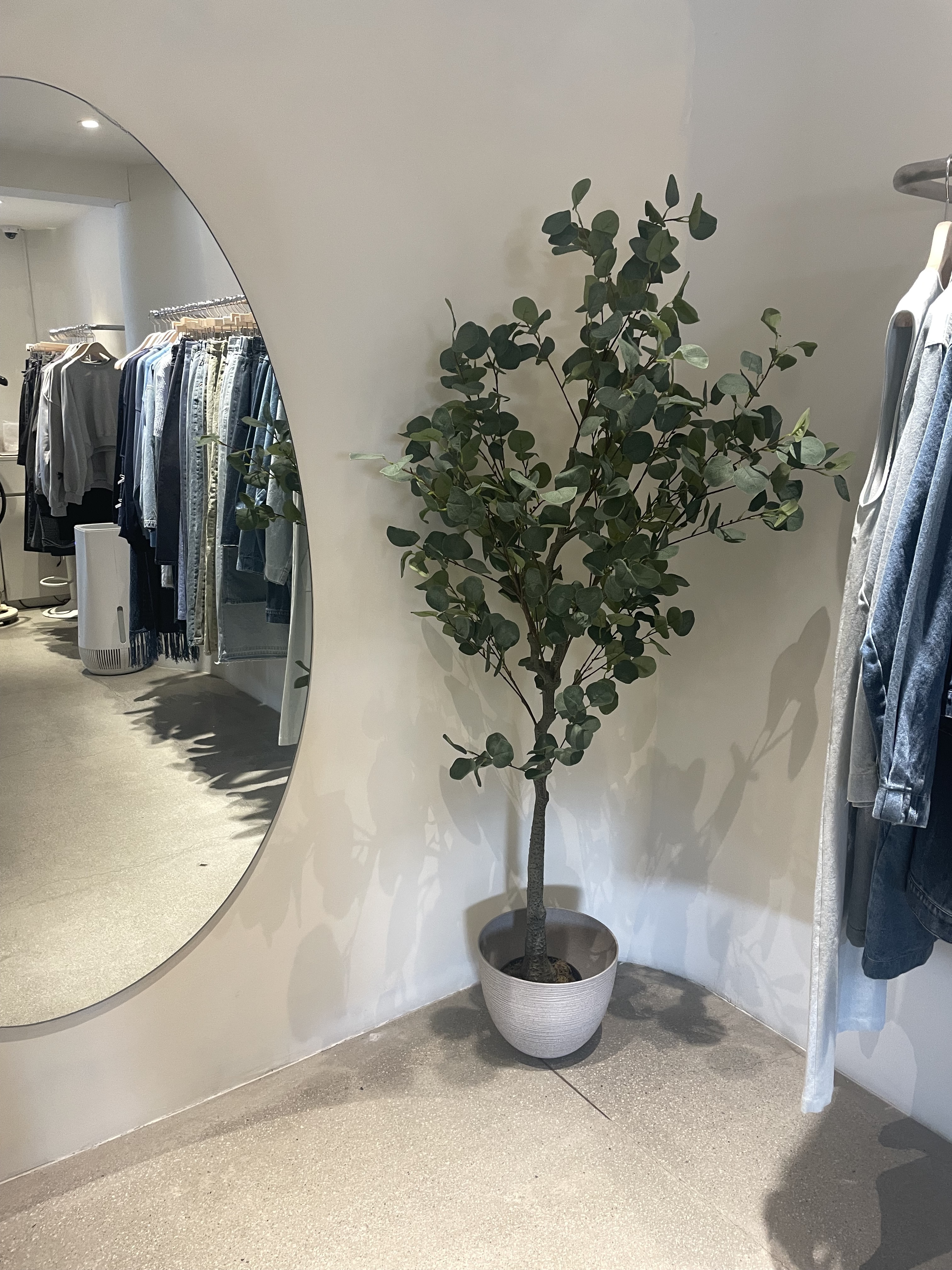 弘大 服屋 内観