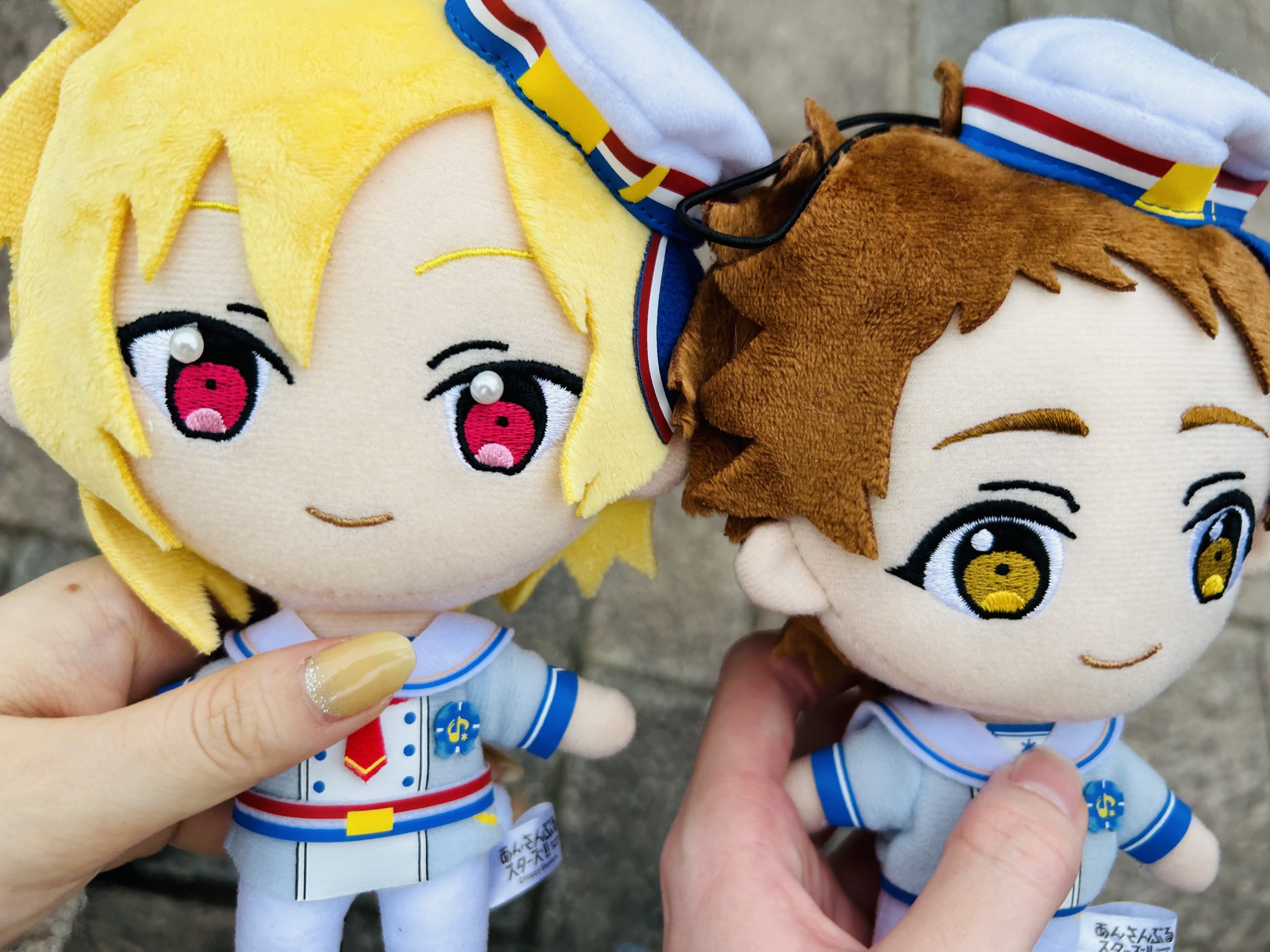 『あんさんぶるスターズ！！』仁兎なずな・天満光のぬいぐるみ。