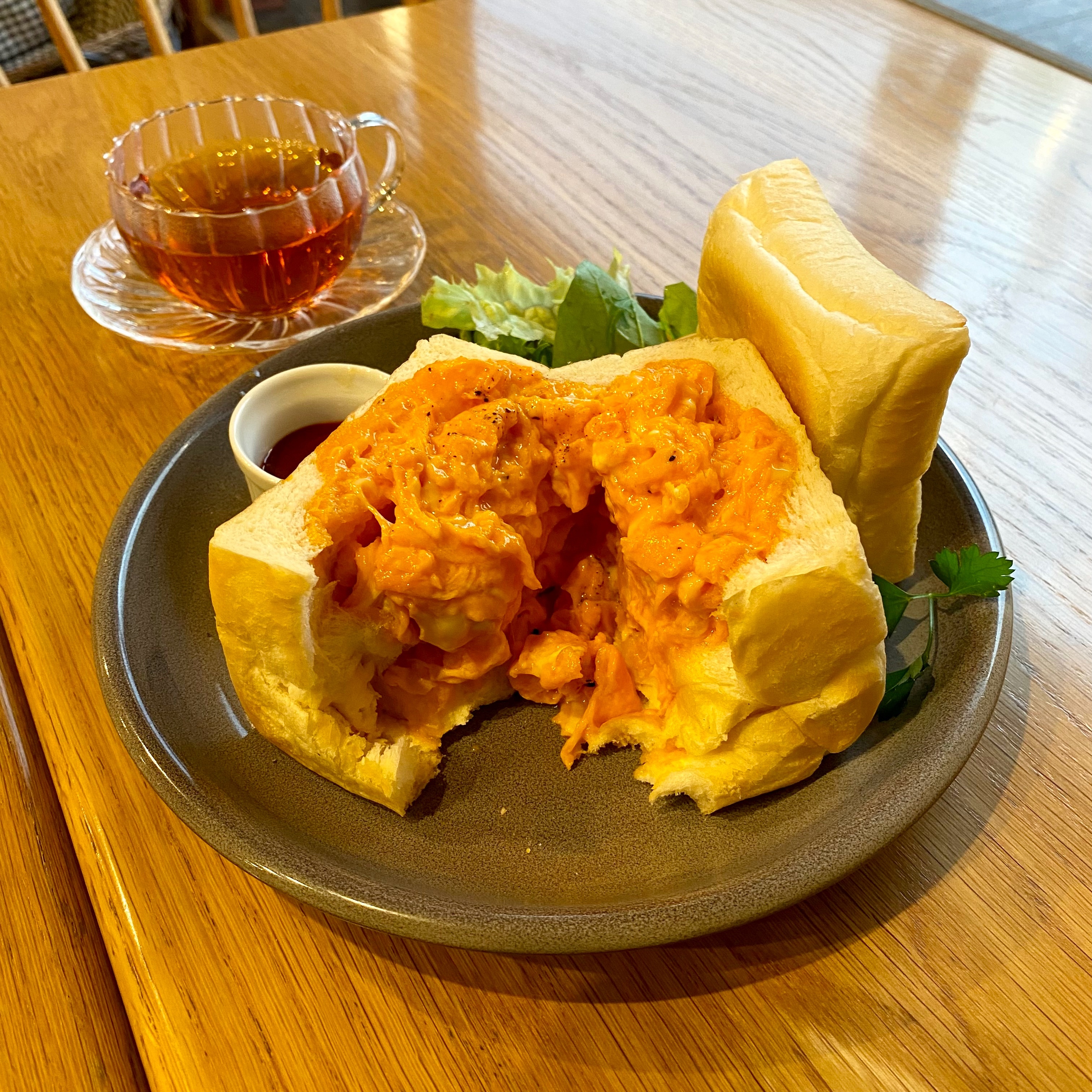 Orange Fields Tea Garden　(オレンジフィールズティーガーデン）　本気のたまごサンド　断面