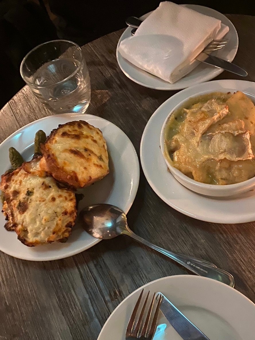 日比谷にあるレストラン「BUVETTE」のクロックムッシュとタルティフレット