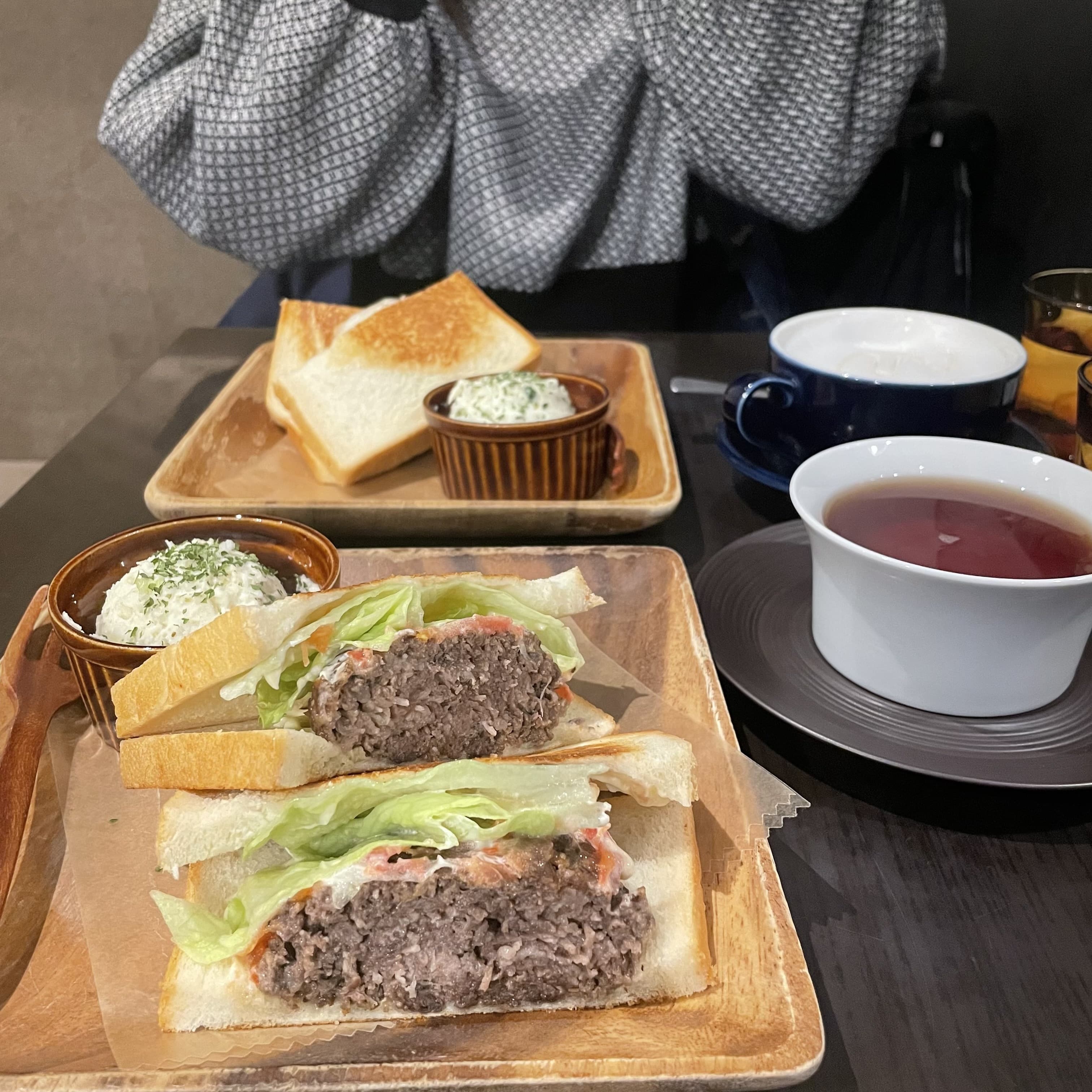 自家焙煎珈琲みじんこ　ランチメニュー　ハンバーグ