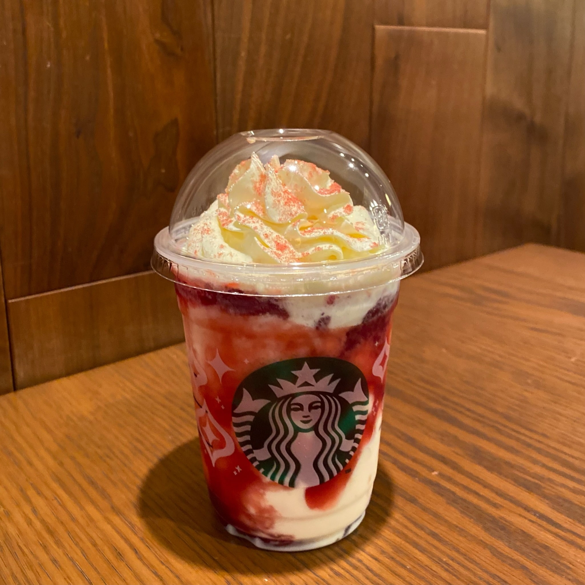 ストロベリーメリークリームフラペチーノ®︎