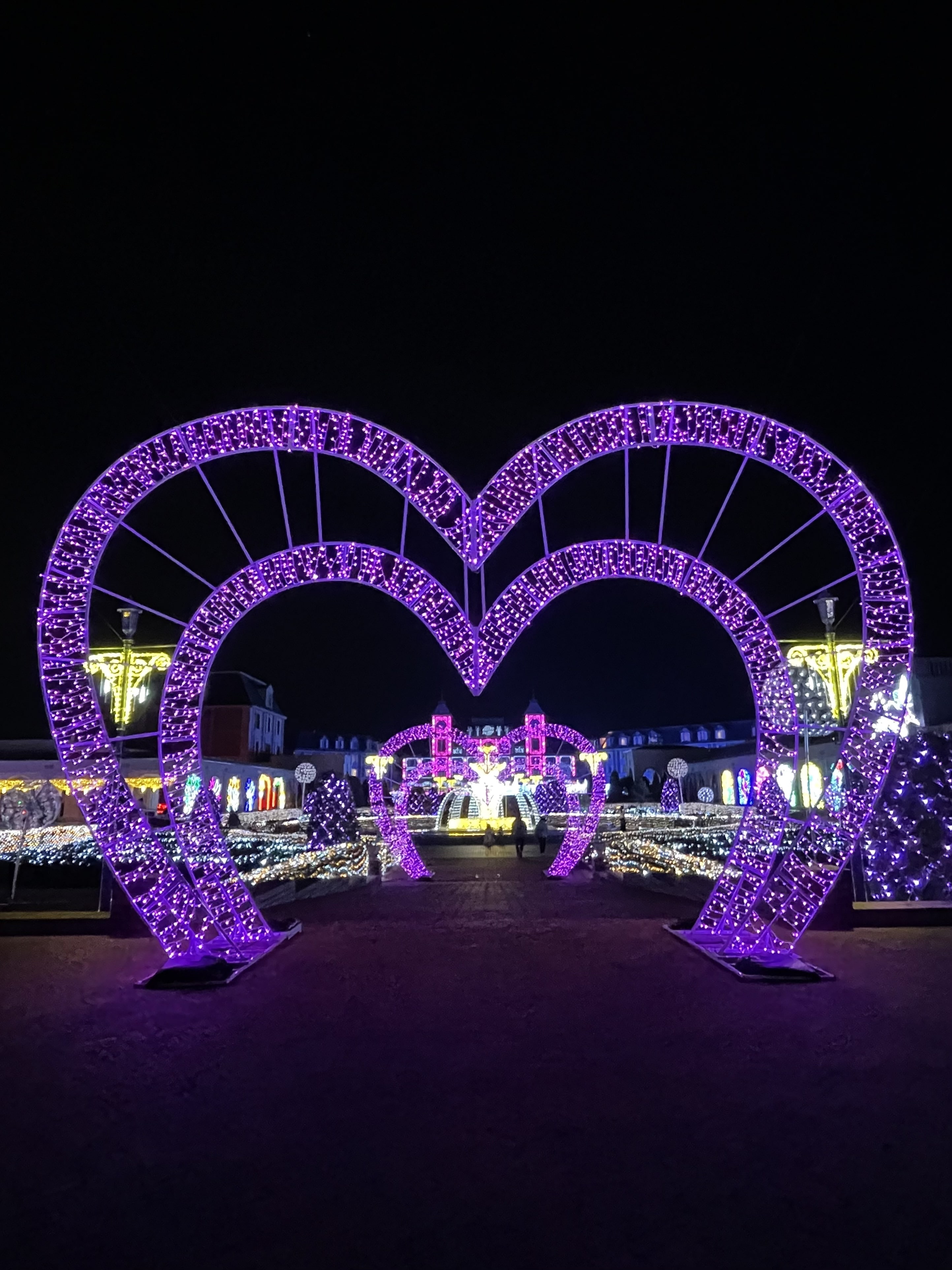 2022 神戸イルミナージュ　ハート型のアーチ