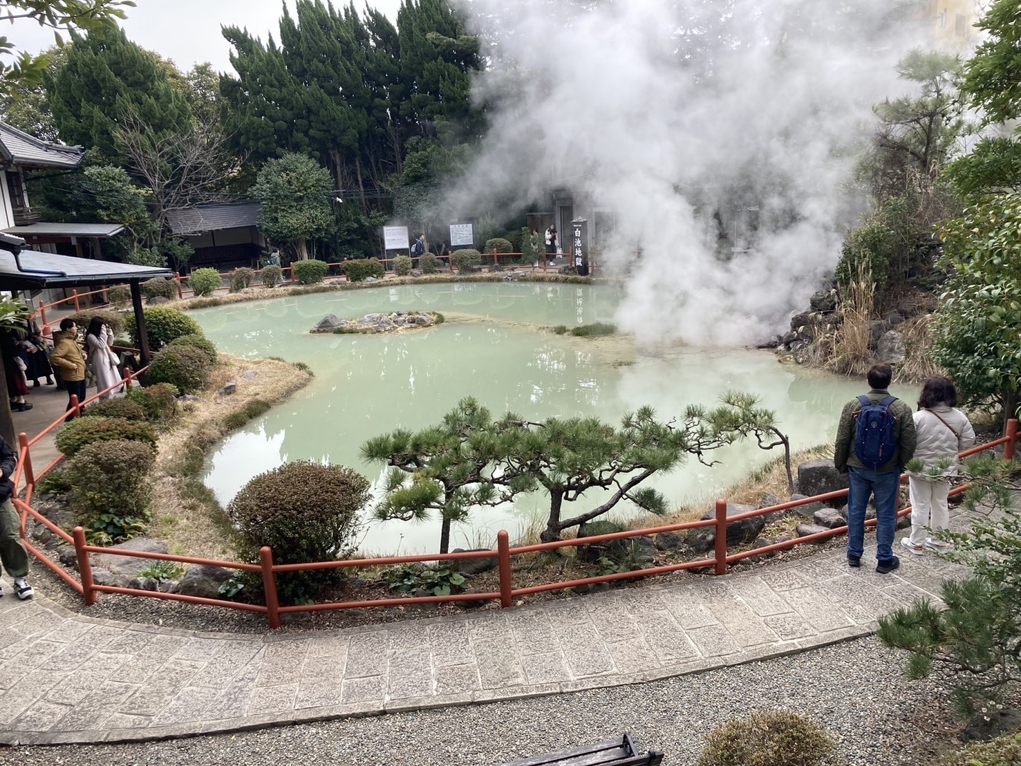 白池地獄　♡型