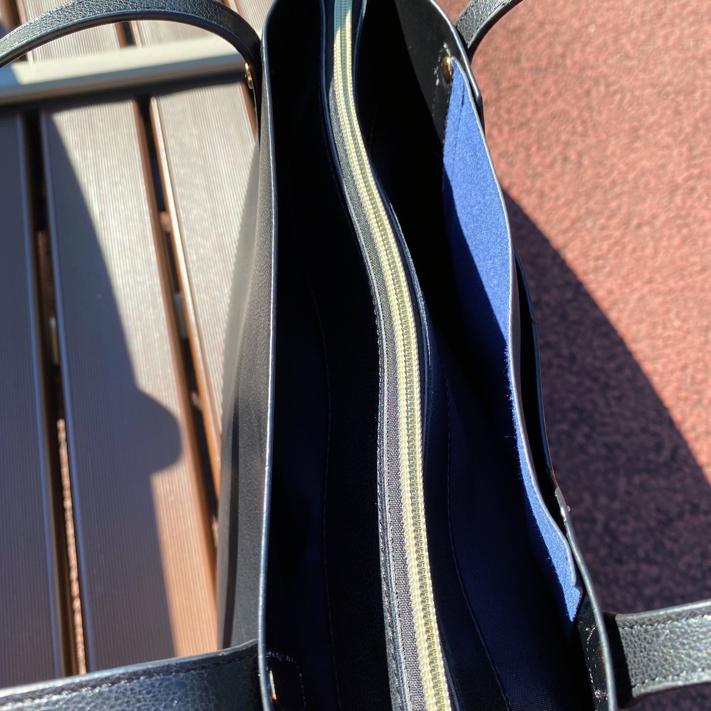 通学バッグ　黒　中身