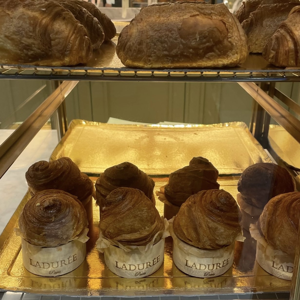 フランス　パリ　ラデュレ　パン