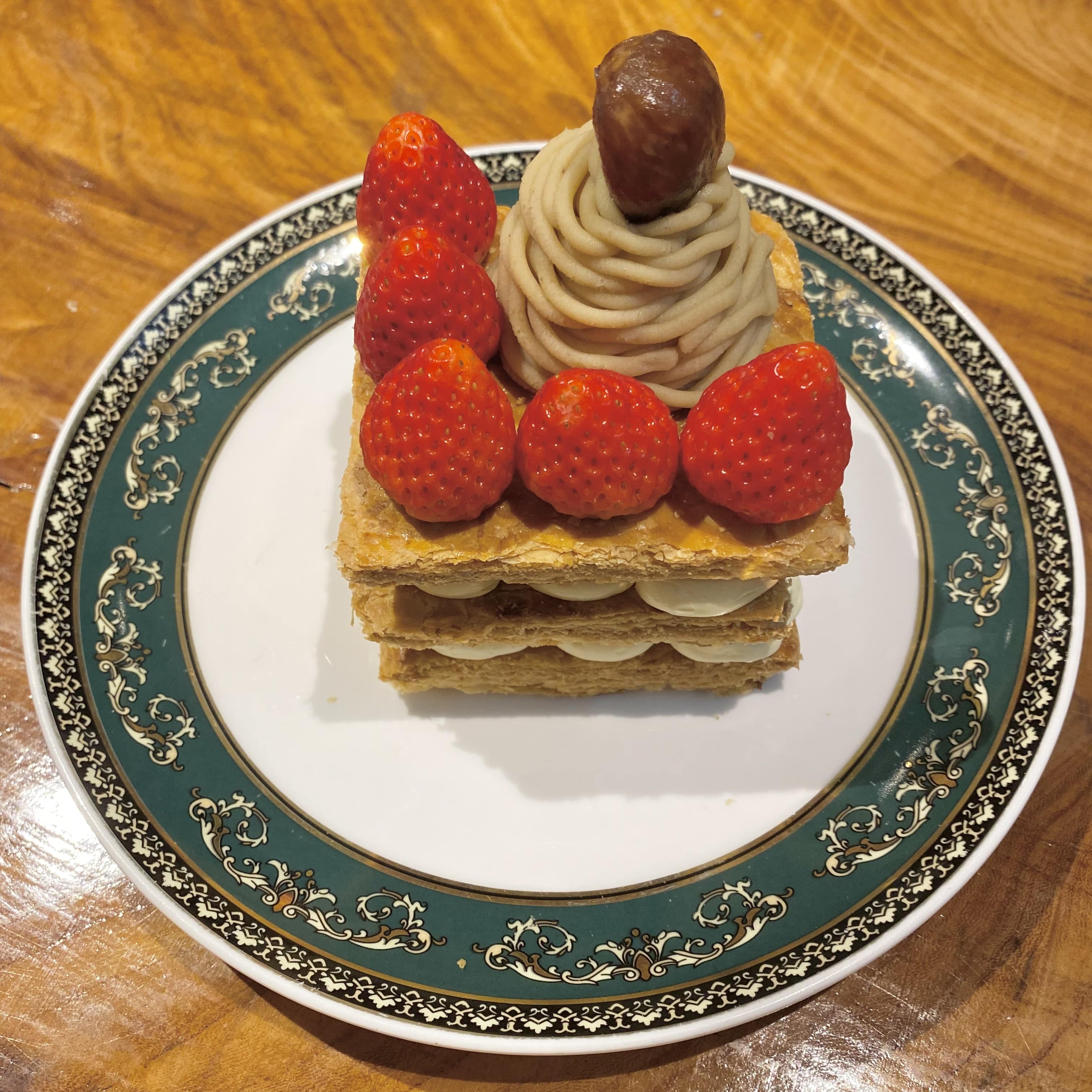 苺と和栗のモンブランミルフィーユ、季節限定、スイーツ