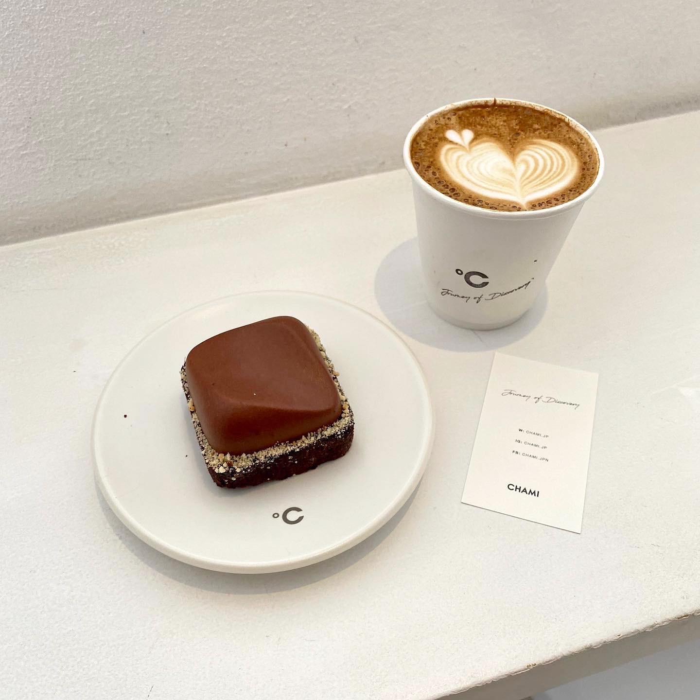 CHAMI　ウェーブ　カフェラテ