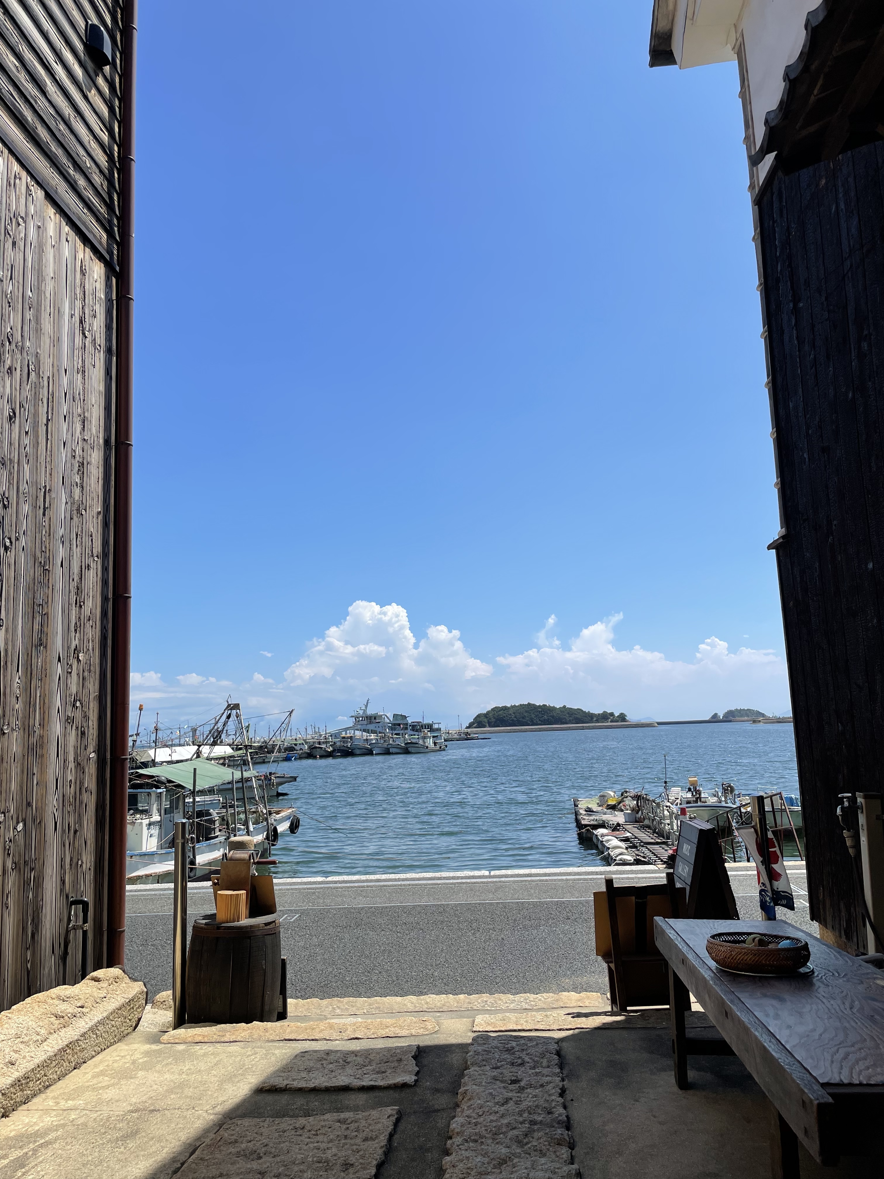 港と船