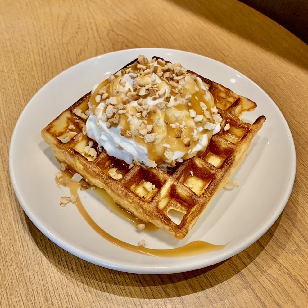 スタバ　スヌーピー　ワッフル　キャラメル