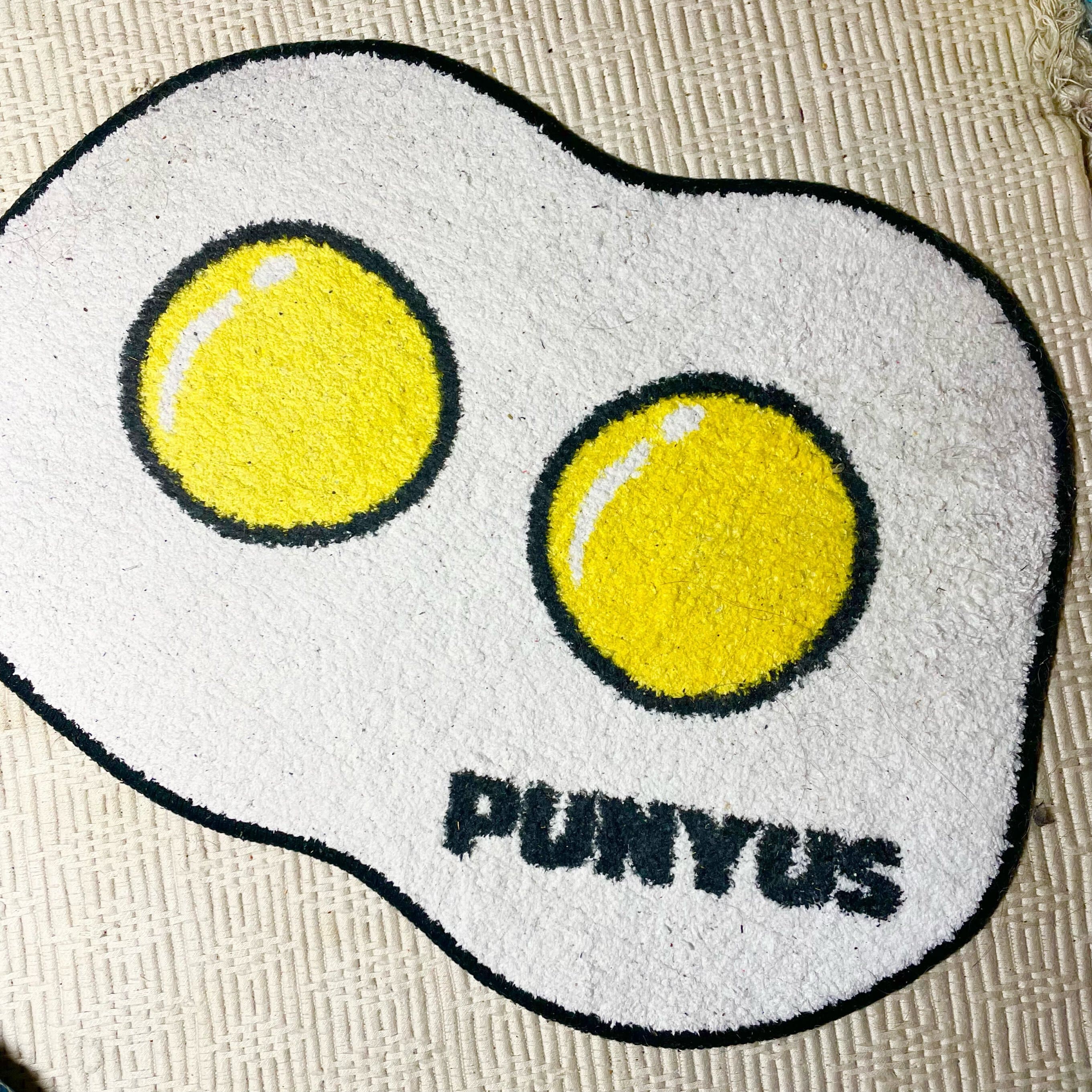 目玉焼き ラグマット プニュズ