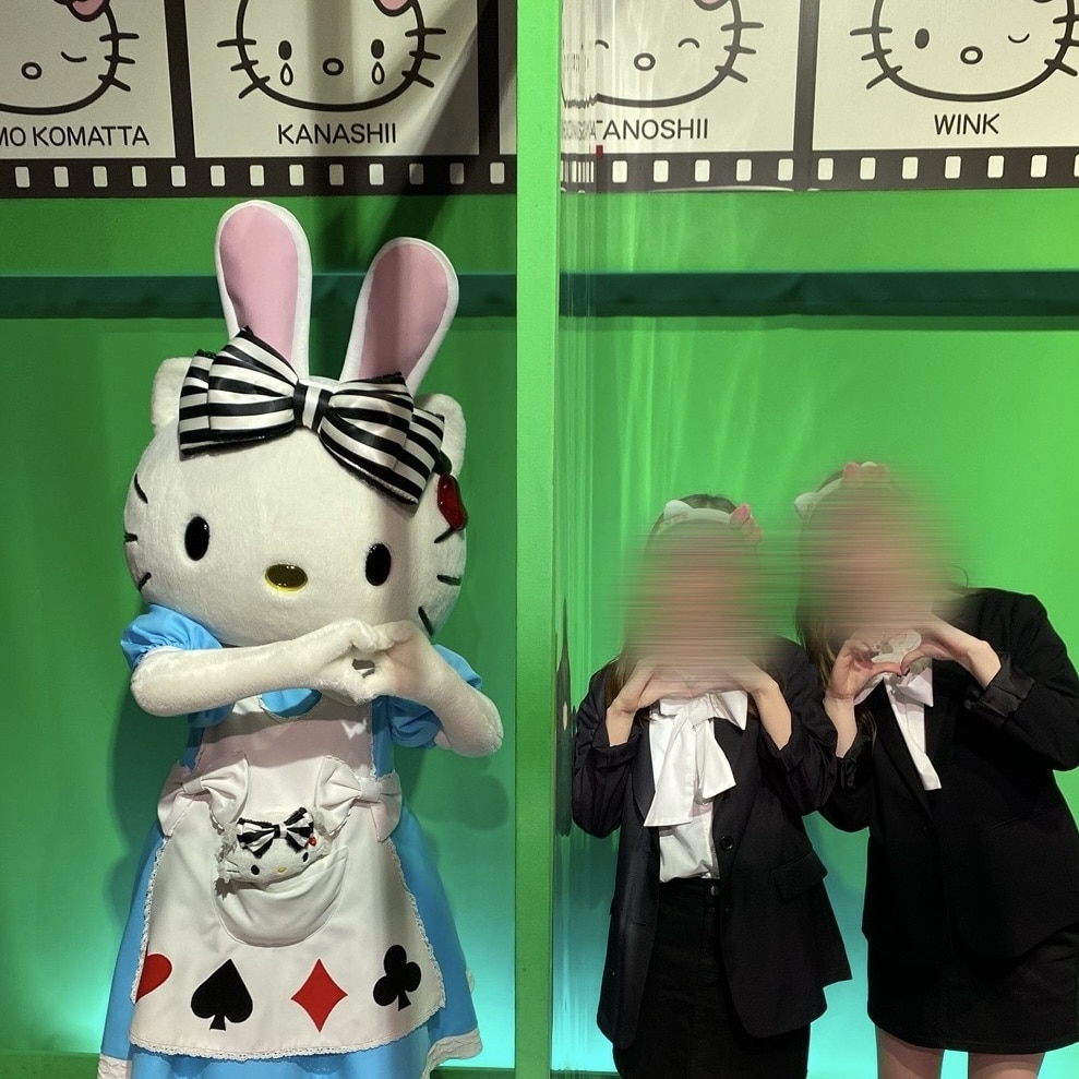 ハーモニーランド　キティキャッスル　キティと写真