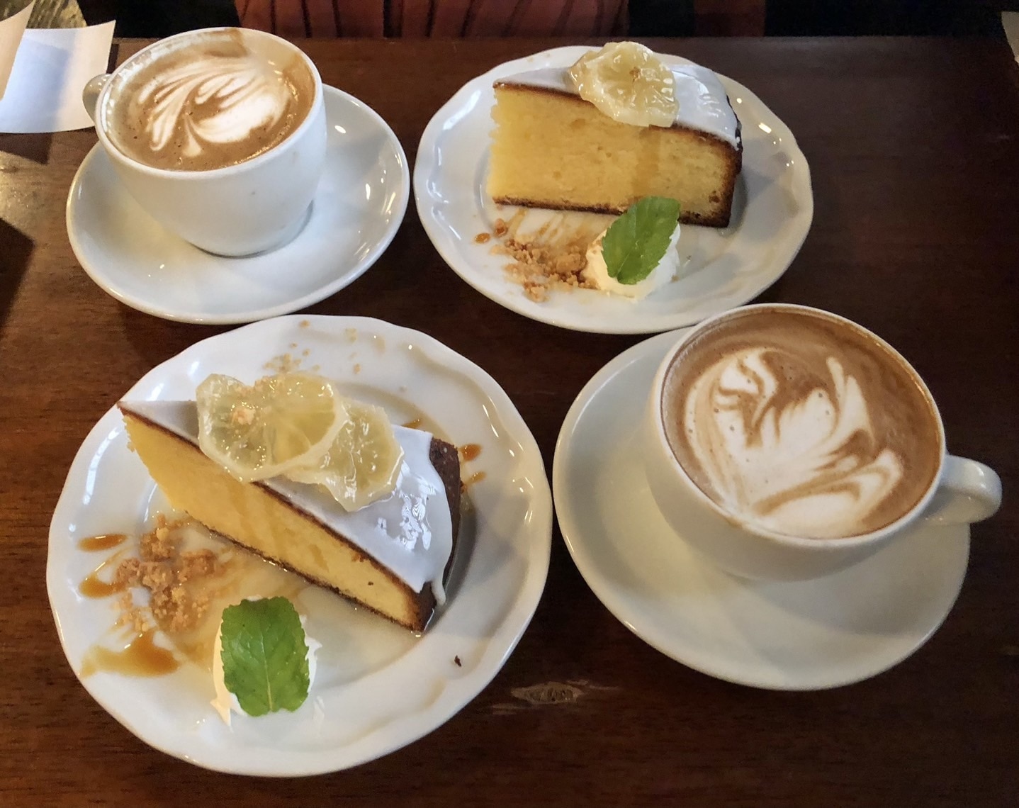 レインオンザルーフ　レモンケーキ　カフェラテ