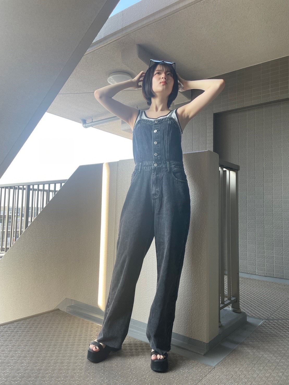 りーちゃんの服を着るひよこ④