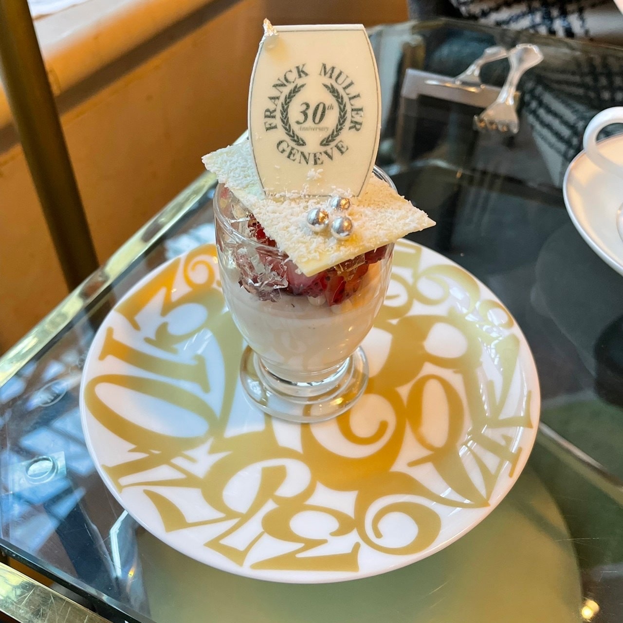 スイスホテル南海大阪　大阪　難波　ホテル　クリスマスアフタヌーンティー　トンカ豆のパンナコッタとシャンパンゼリー