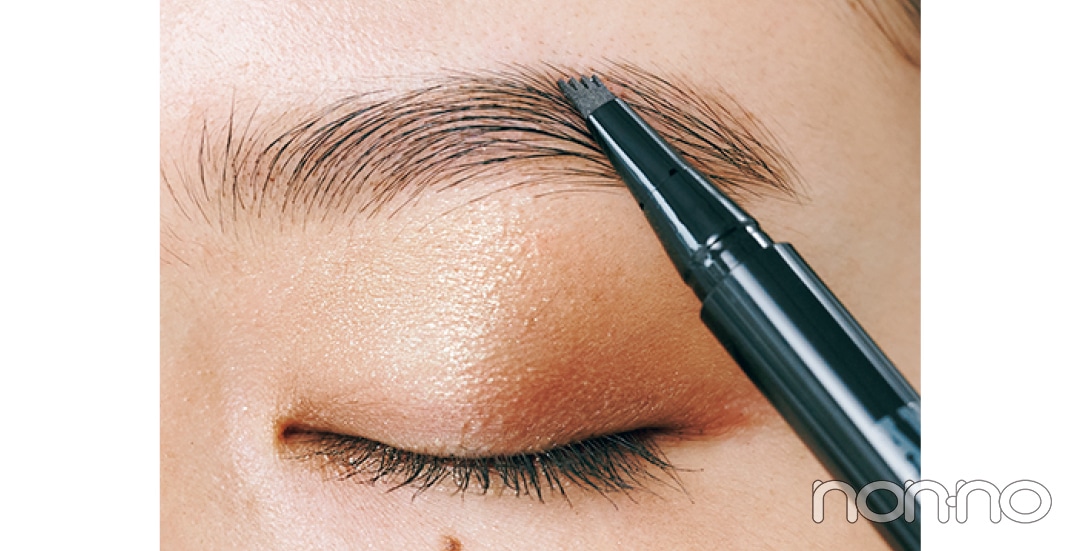 岡本夏美のニュアンス盛れる眉のつくりかたプロセスカット1-5