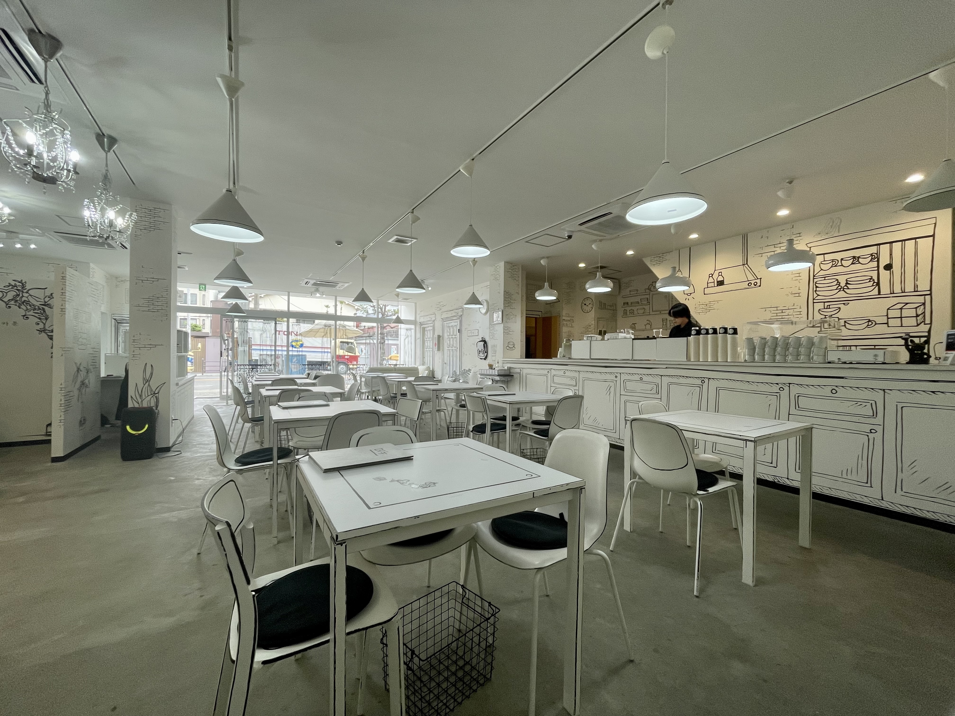 YONA CARTOON 鶴橋カフェ　オシャレカフェ