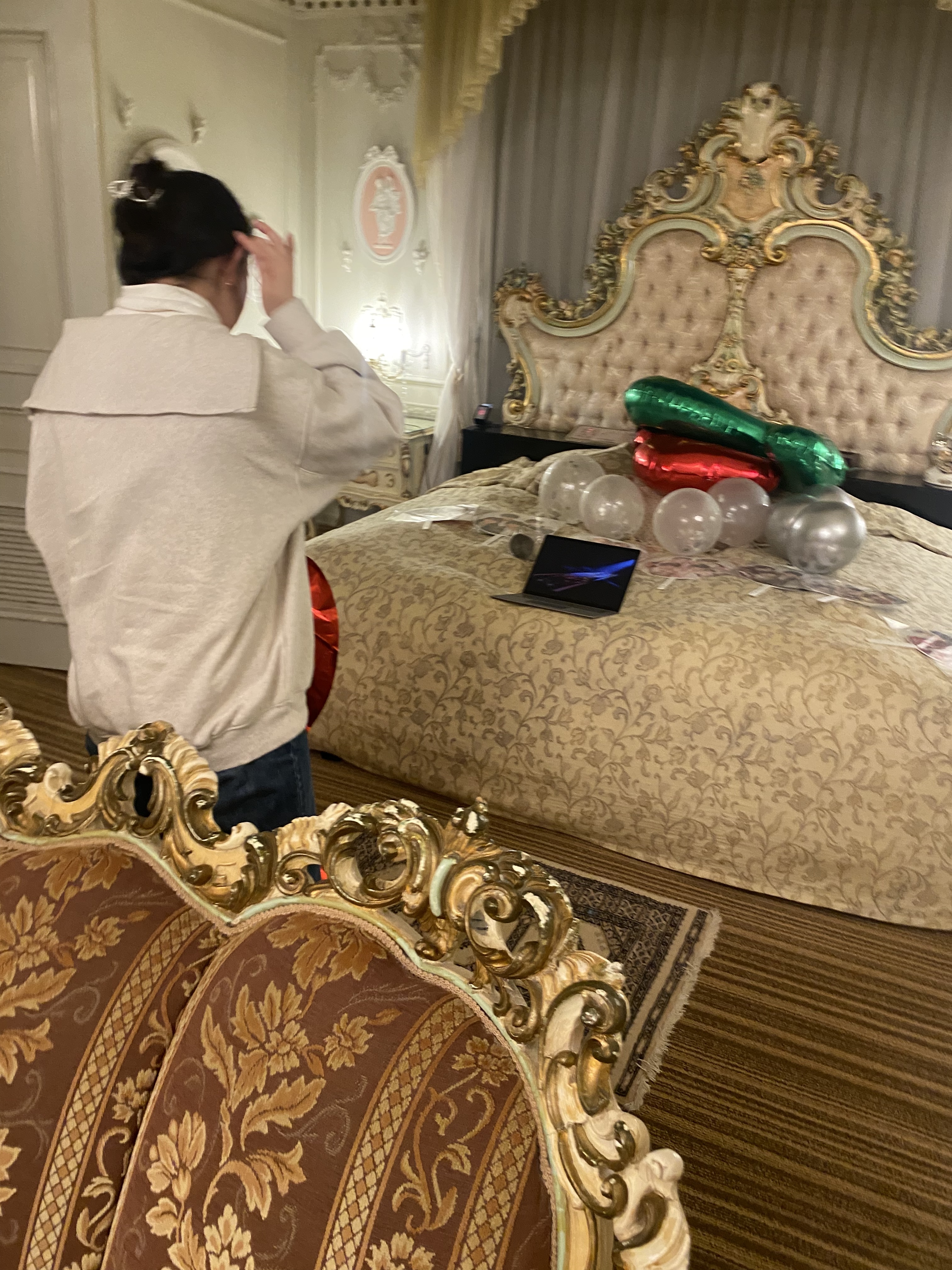 ライブを見ながら空気を入れるひなちゃん