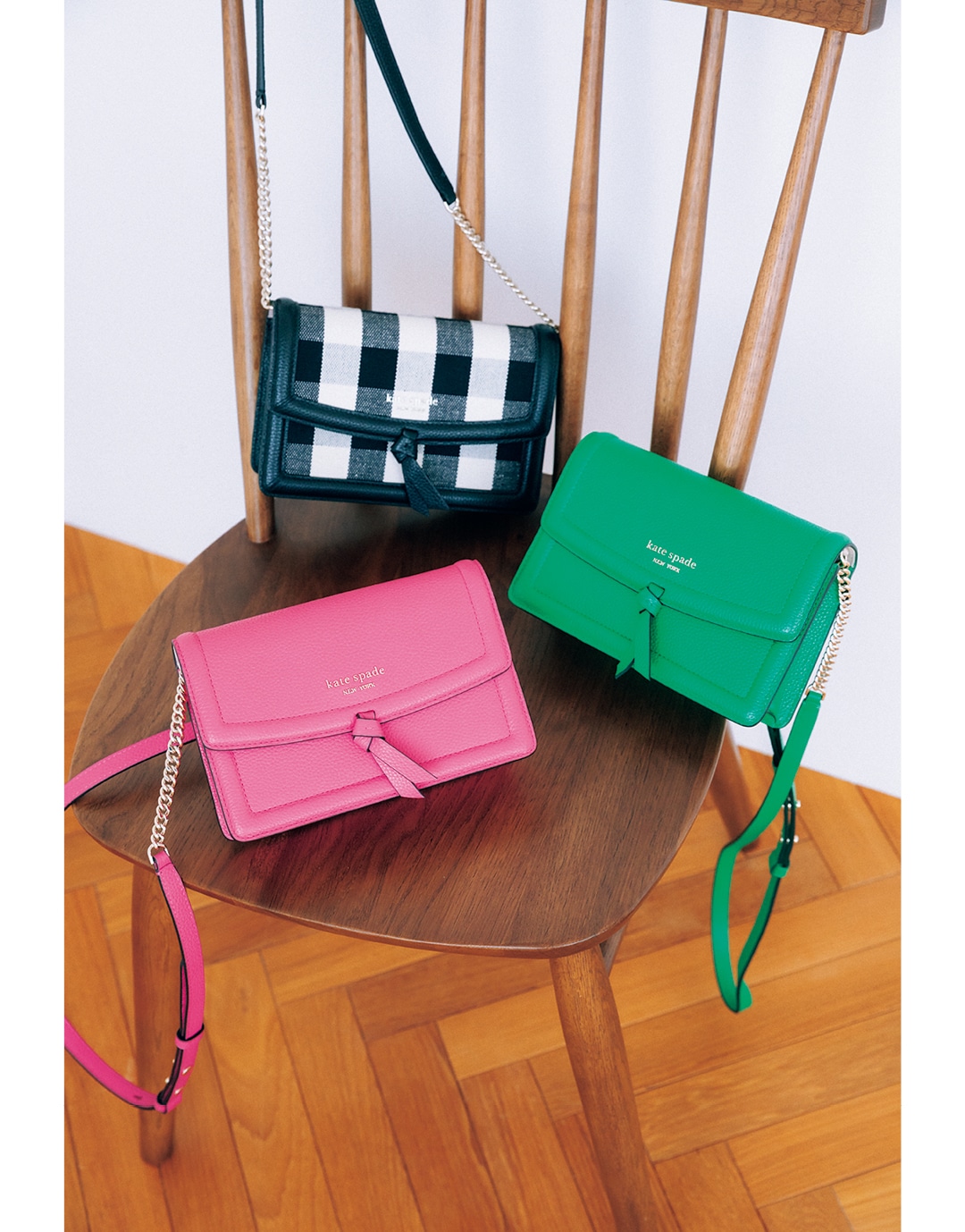 『kate spade new york （ケイトスペードニューヨーク）ノットフラップクロスボディ』