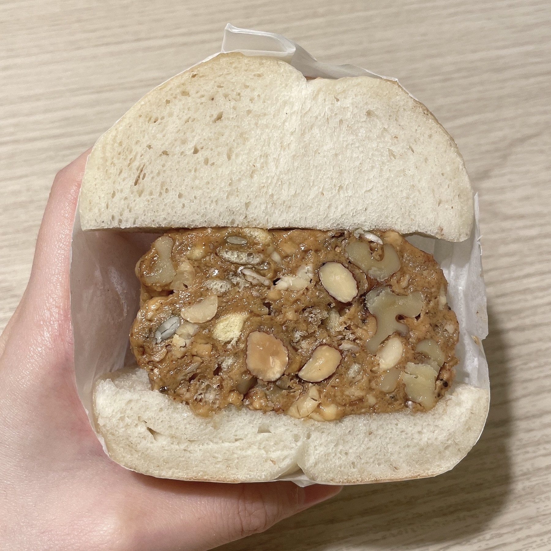 ナッツバターのベーグル