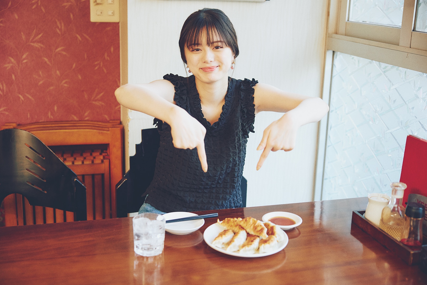 鎮海楼の焼き餃子が到着して嬉しい紺野彩夏