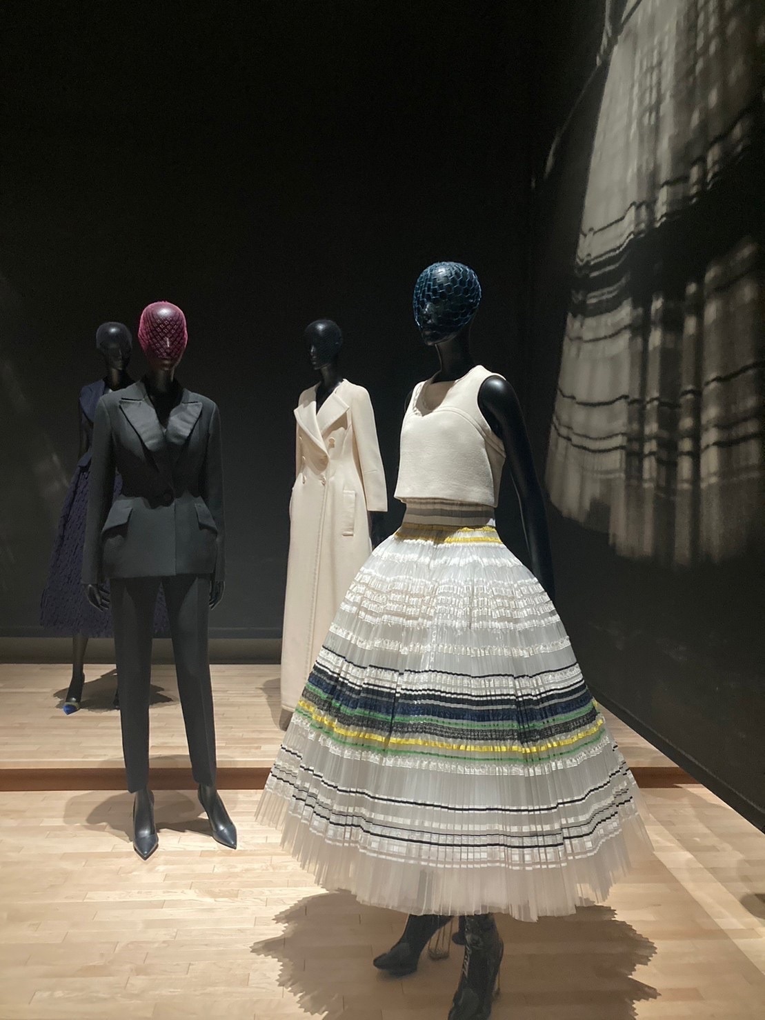ラフ・シモンズの作品展示風景