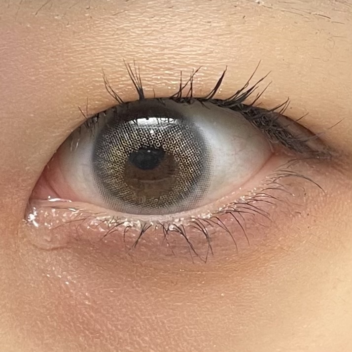 MOLAK カラコン　ミラー　モラク　グレージュ　ブルベ　冬