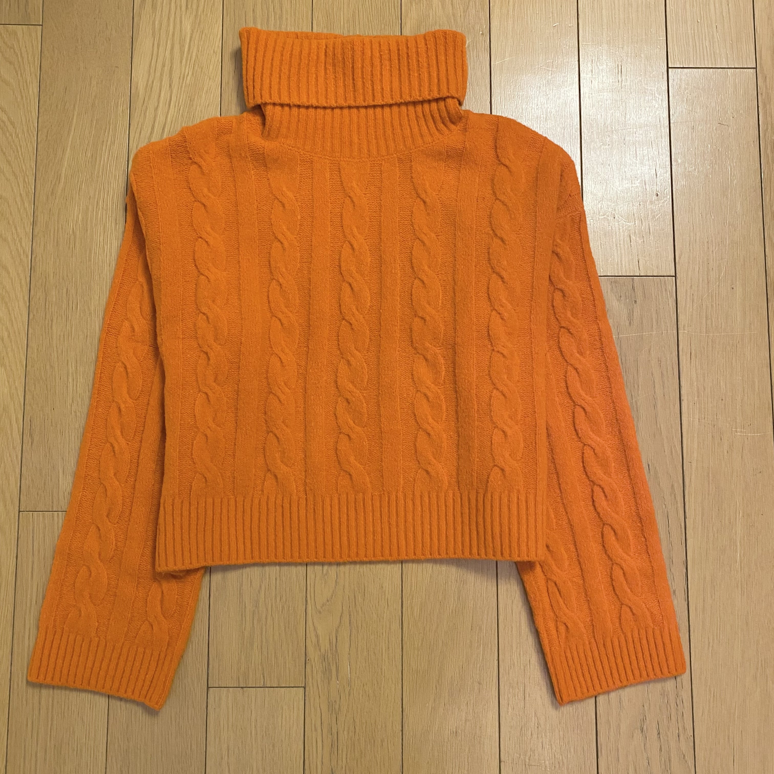 GU,パフィータッチクロップドタートルネックセーター,秋服購入品