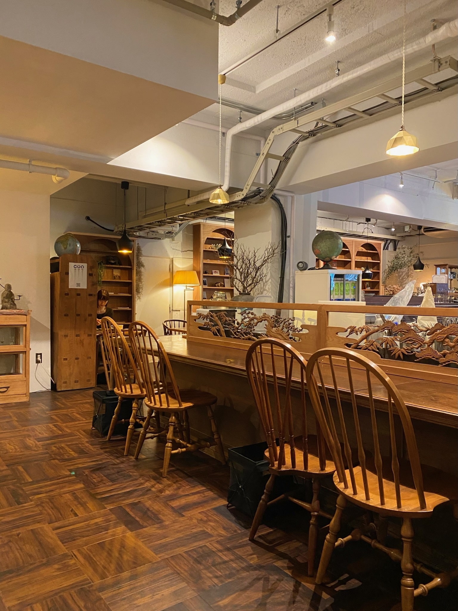 蔵前にあるカフェ「from afar」の店内