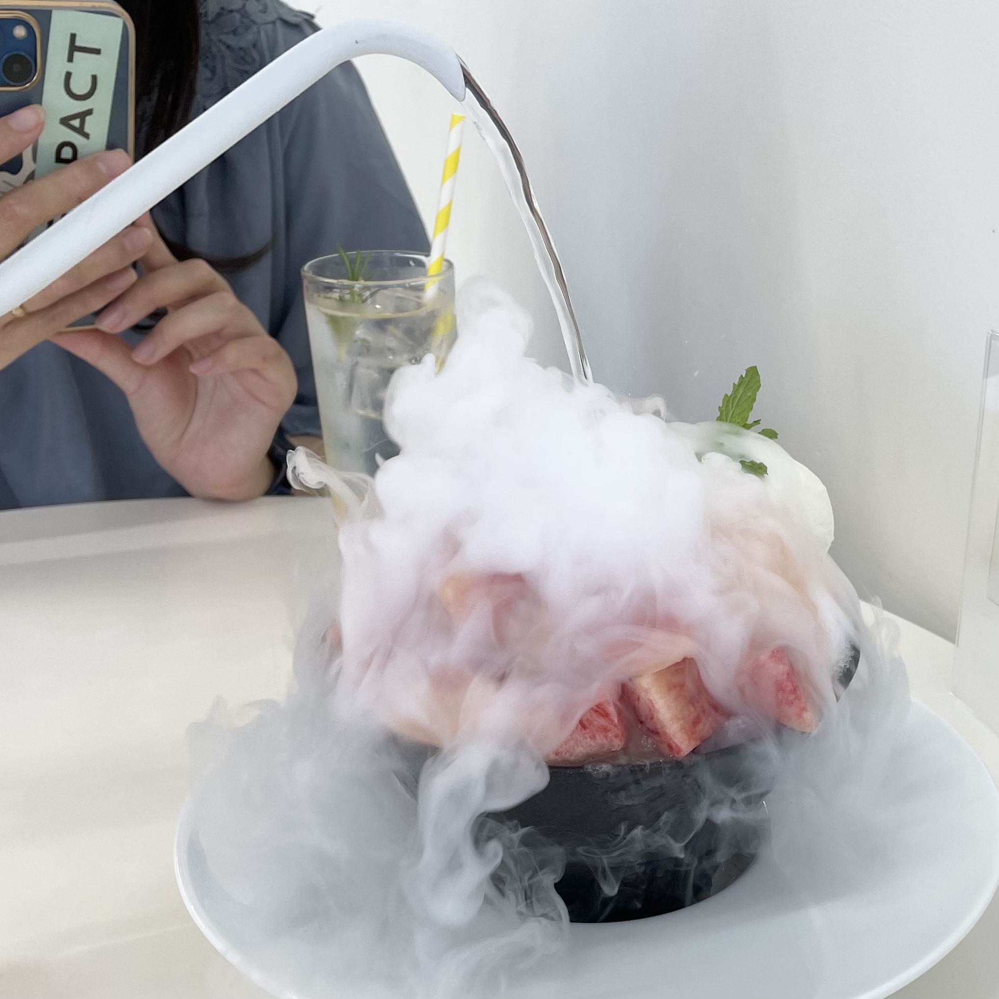 ー79℃のかき氷　ドライアイス写真