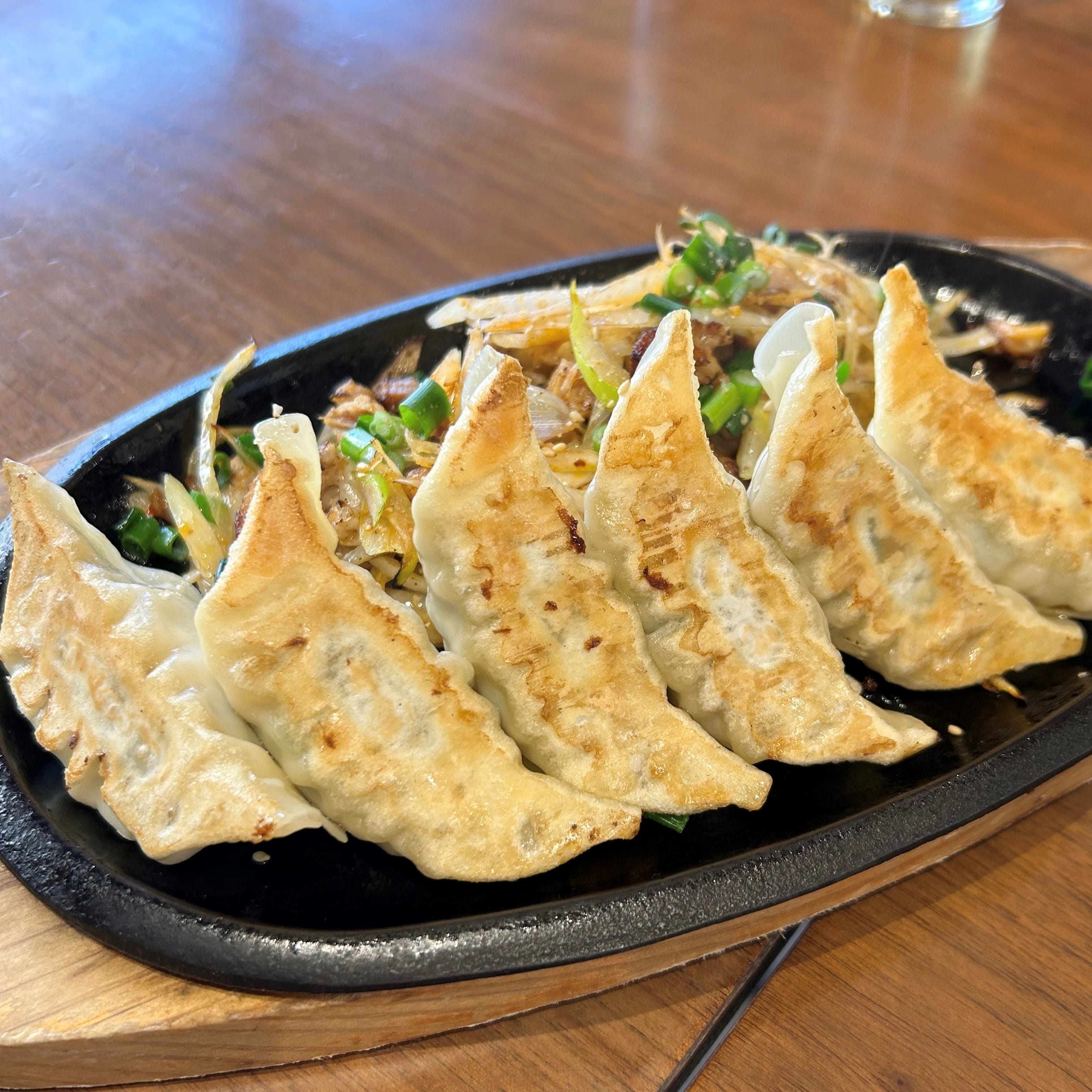 鉄板　スタミナ健太餃子6個　