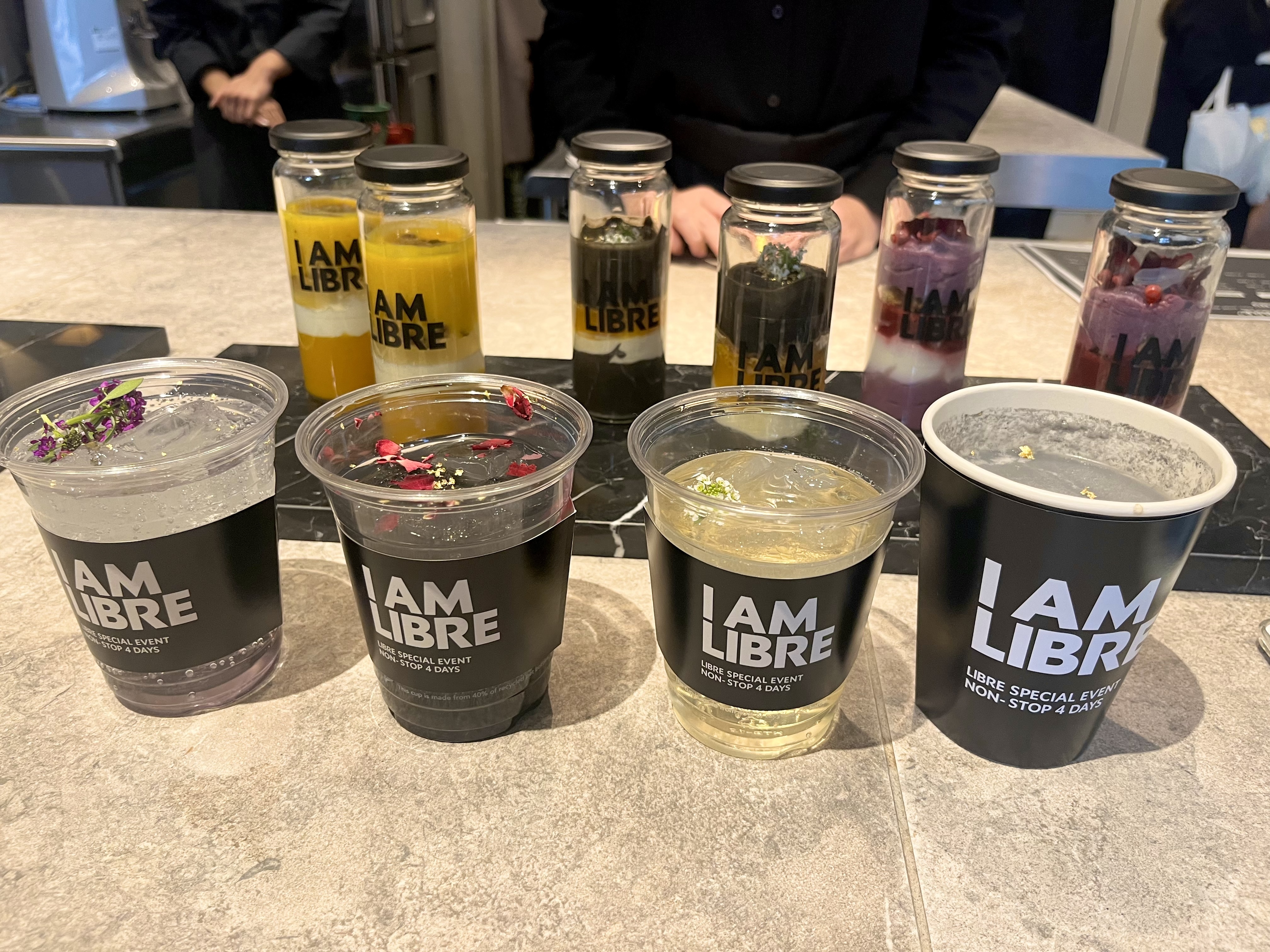 YSL イブサンローラン　カフェ