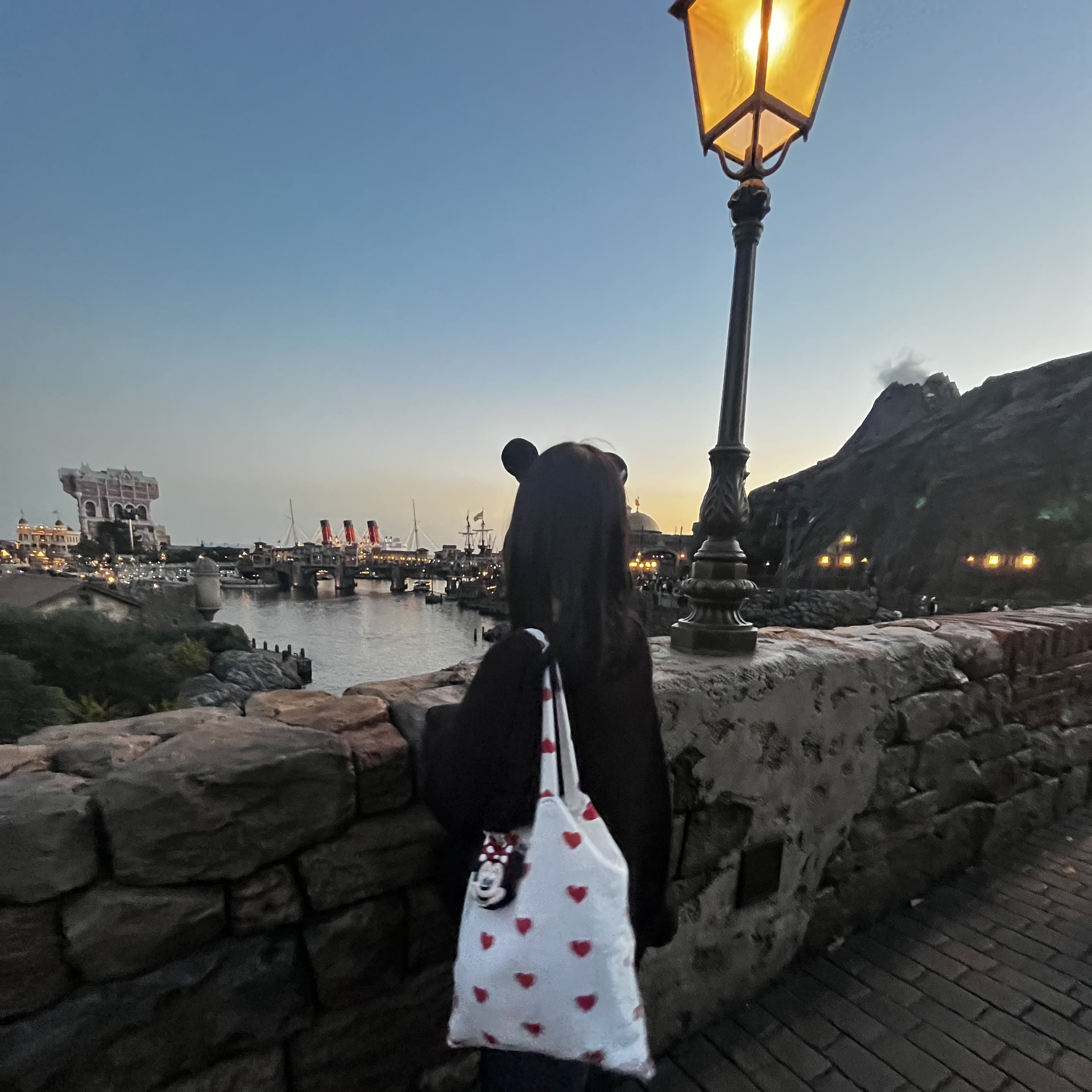夕日　ディズニーシー　火山