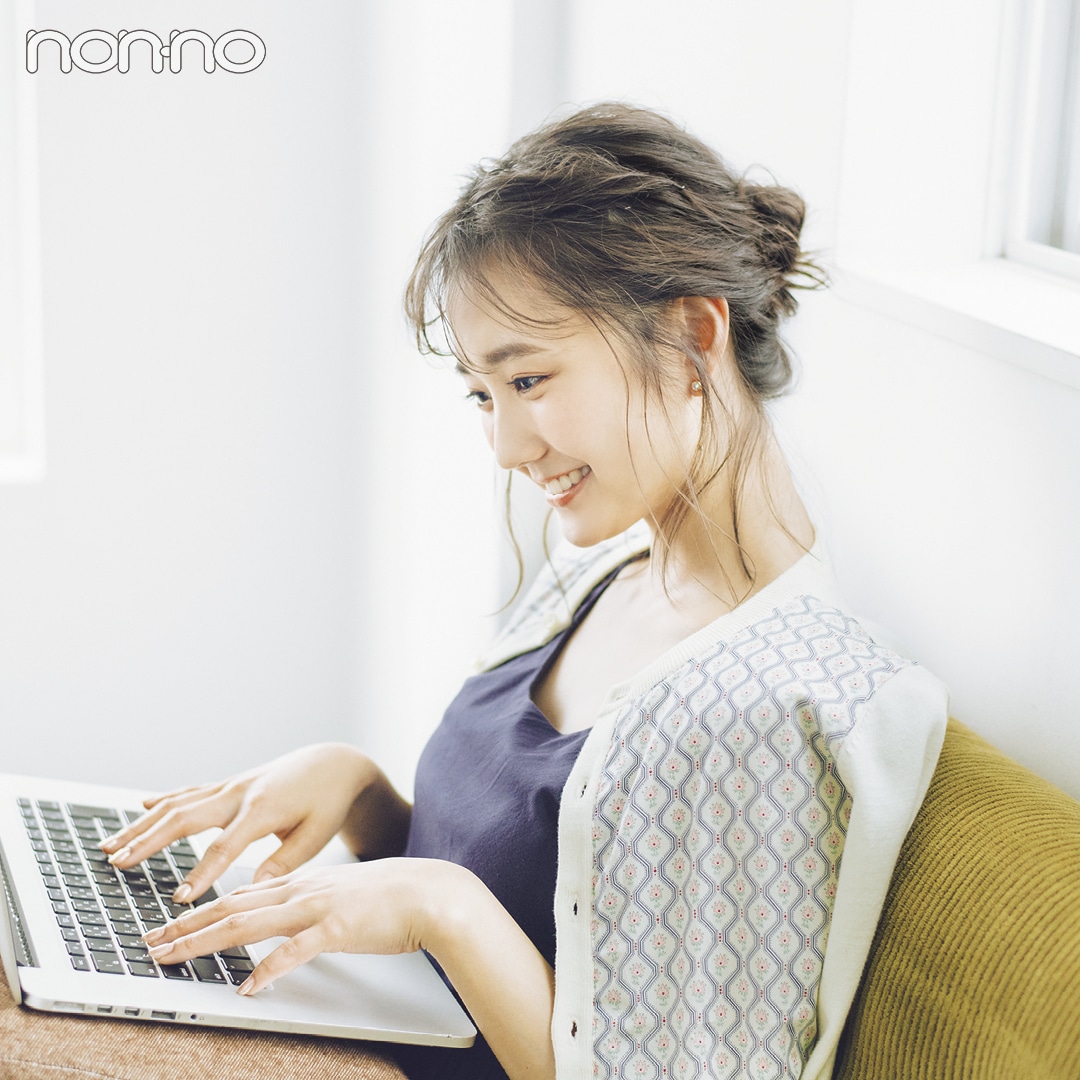 低めシニョンヘアアレンジ