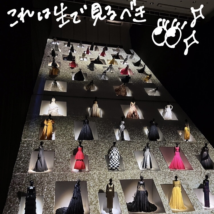 圧巻のドレス展示