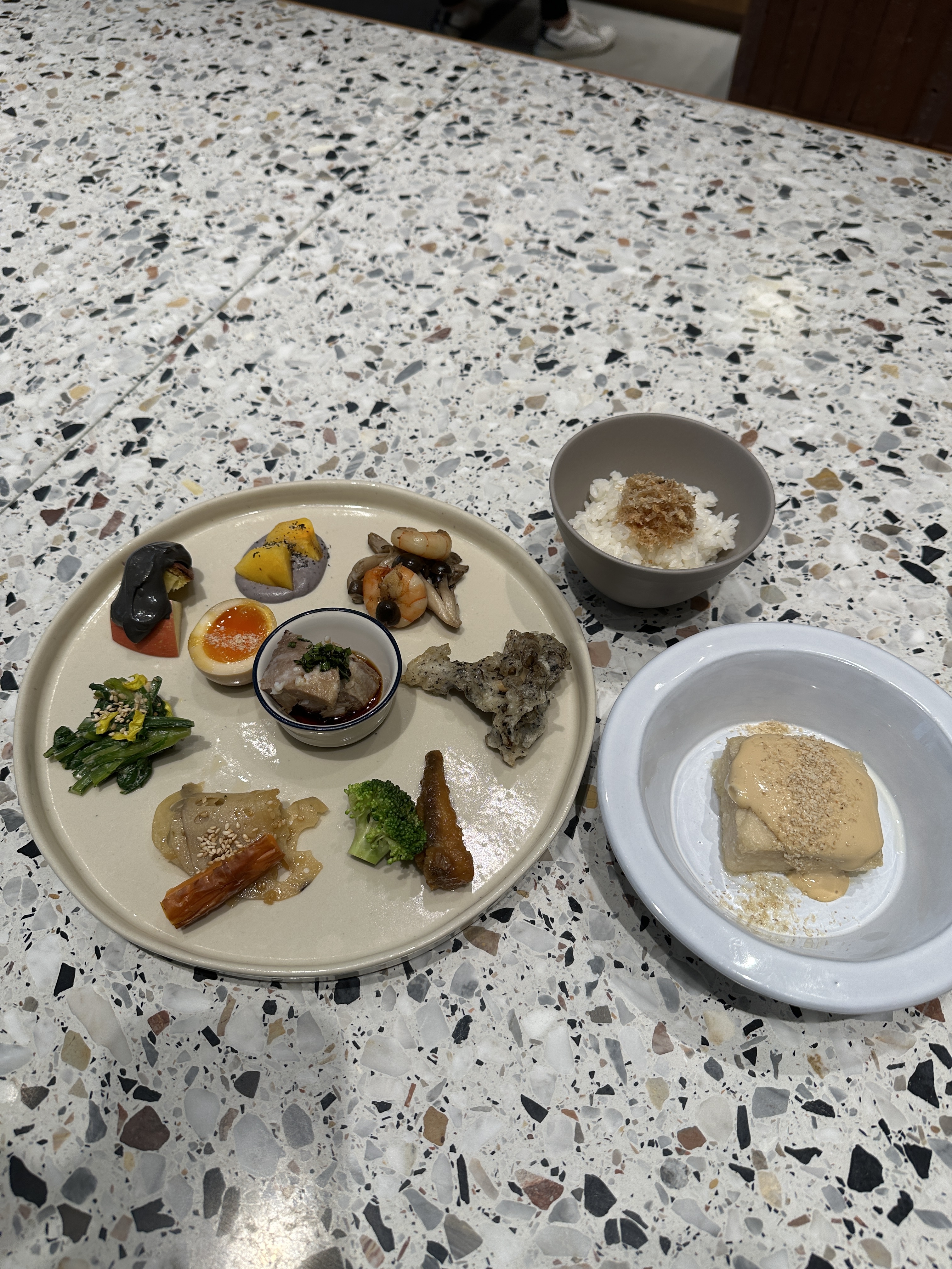 揚げごま豆腐、プレート