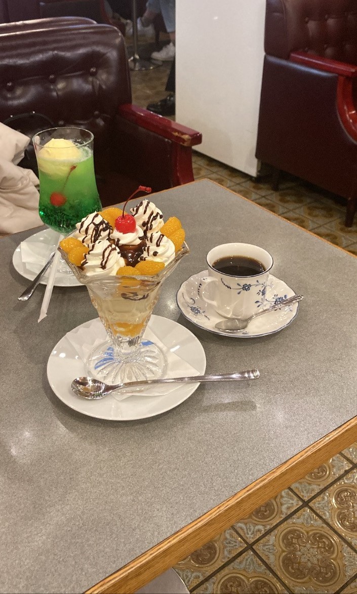 喫茶店　ギャラン　パフェ　クリームソーダ