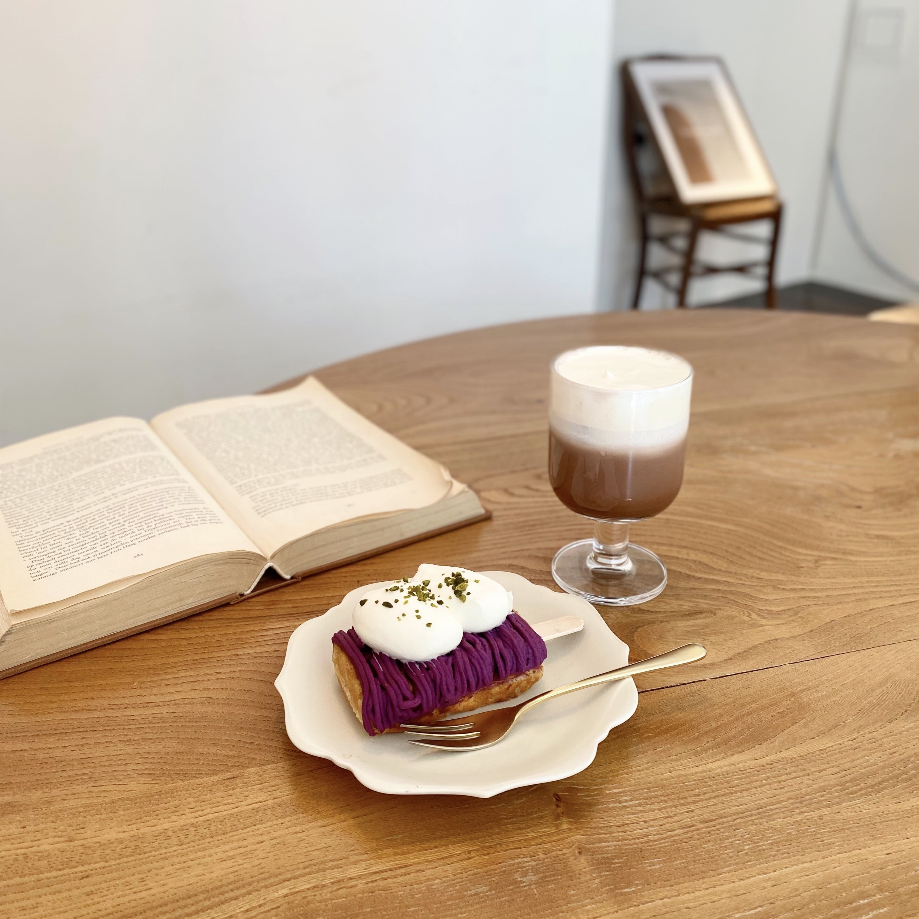 kyocafe chacha紫芋のワッフルプレート　クリームココアラテ