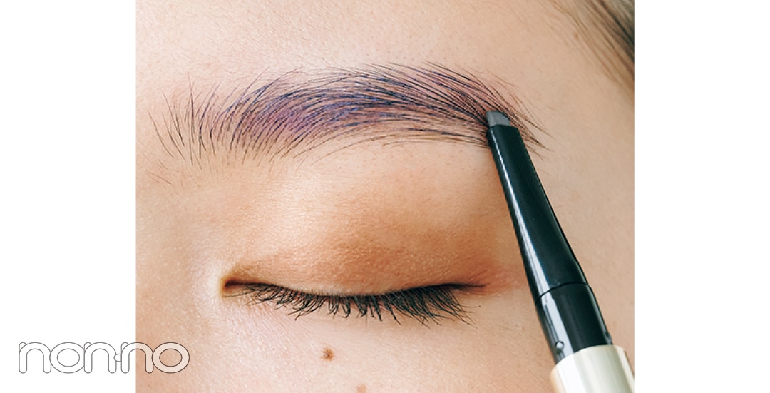 岡本夏美のニュアンス盛れる眉のつくりかたプロセスカット4-5