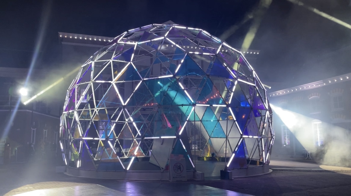 ハウステンボス 光のファンタジアシティ ファンタジア オブ ライツ ショーの最中 光が当たっている様子